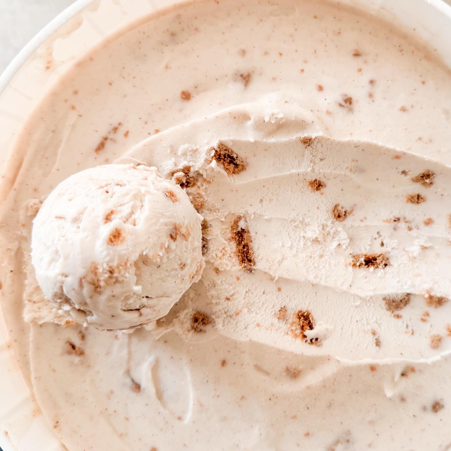 We made dairy-free Cinnamon Toast Crunch for all you bed-time snackers out there ✨