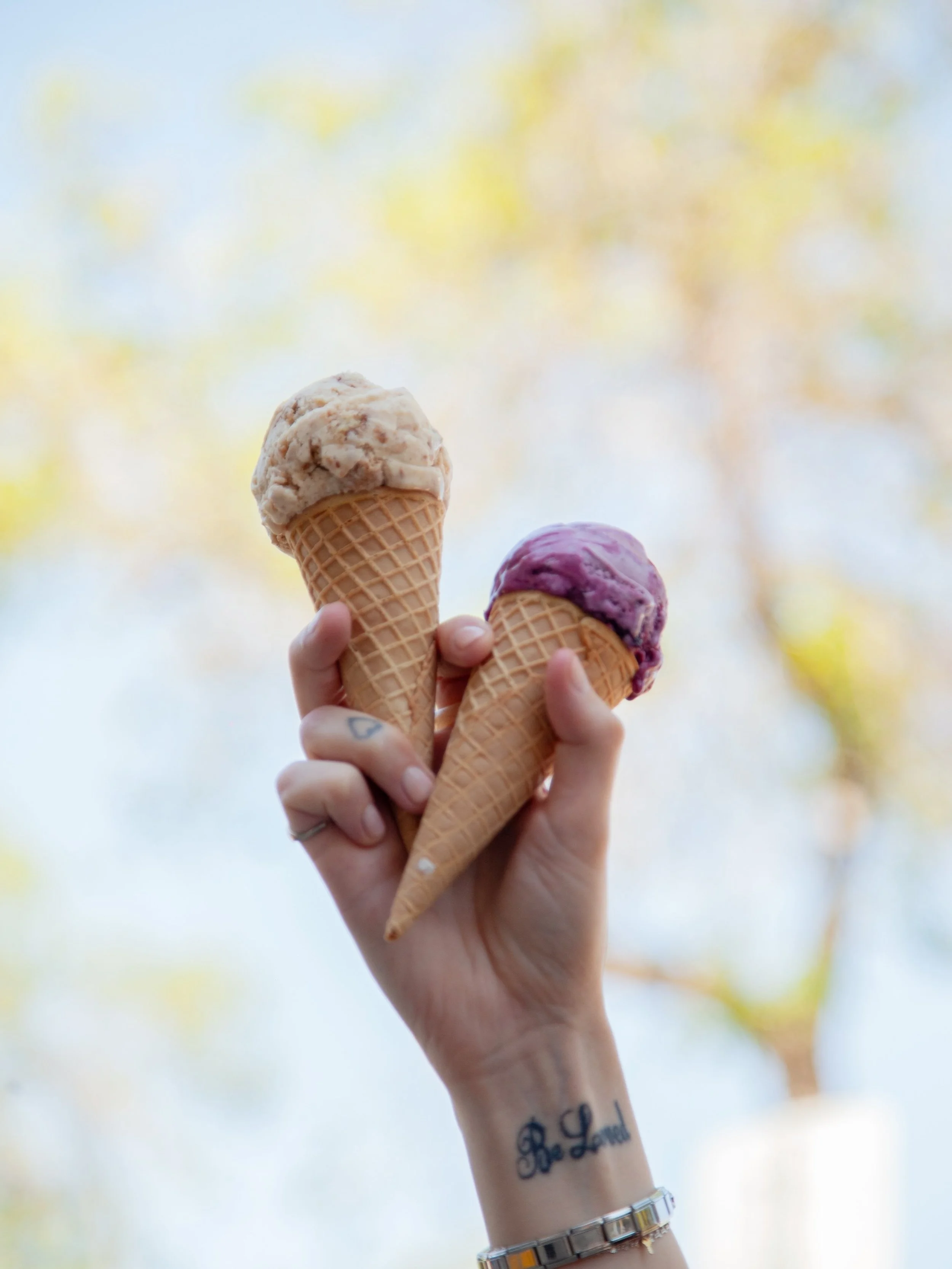 ☝️Scientifically speaking, scoops taste better in the fall.
