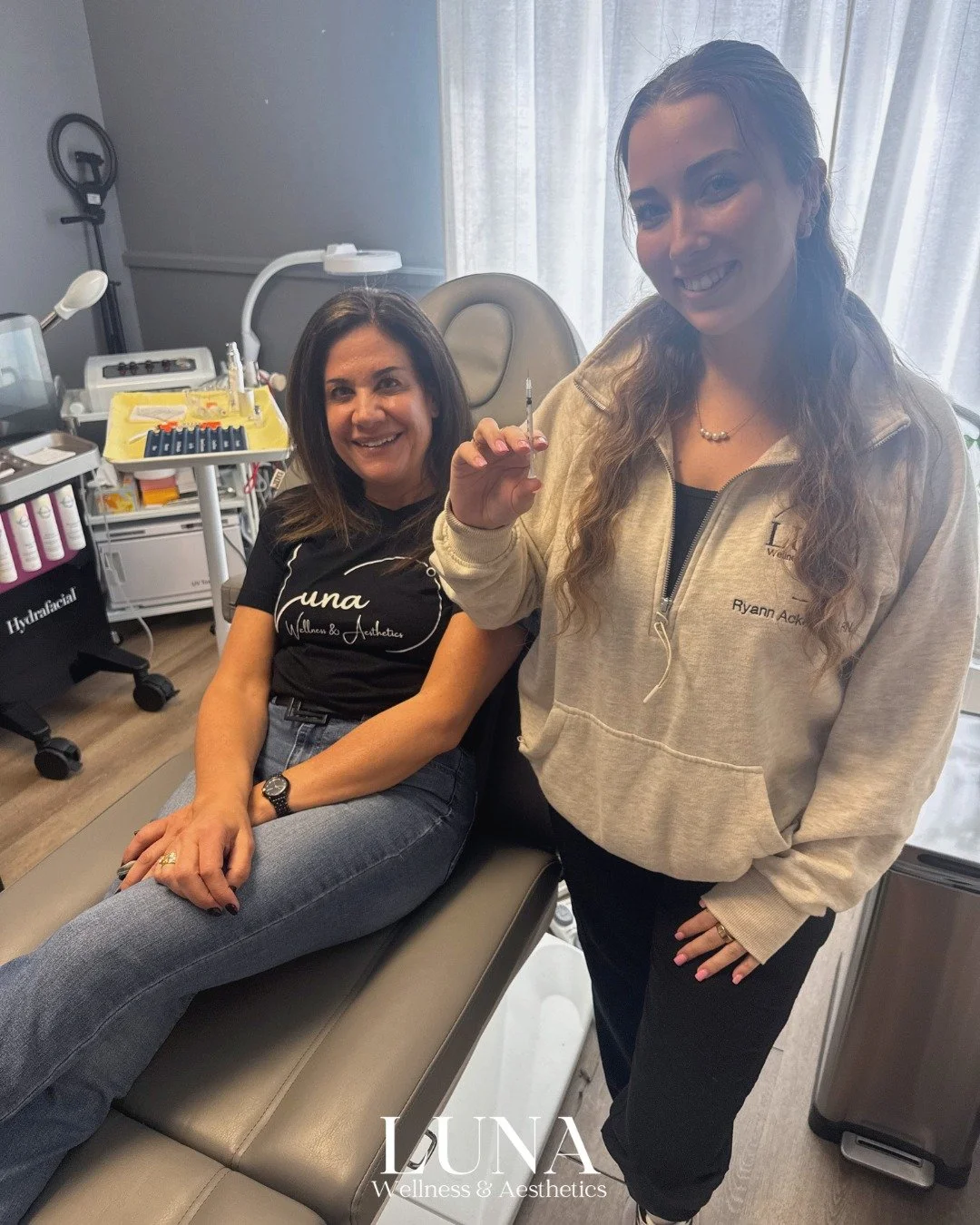 💉✨ It&rsquo;s TOX DAY! ✨💉
We&rsquo;re open until 7PM tonight &mdash; and you might just be able to sneak in for a last-minute spot 👀

If you&rsquo;ve been thinking about a little refresh, now&rsquo;s the time! Call the office to see if we can fit 