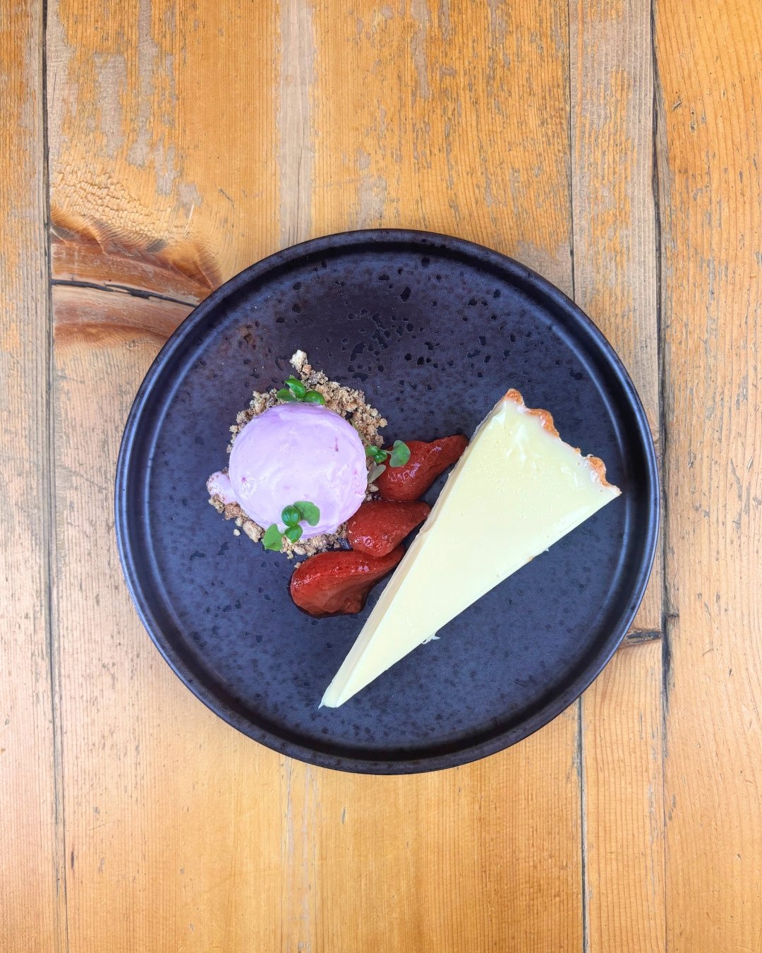 White chocolate tart, macerated balsamic strawberries, basil, strawberry ice cream 🍓

🍲 Check out our menu and book a table (links in bio)