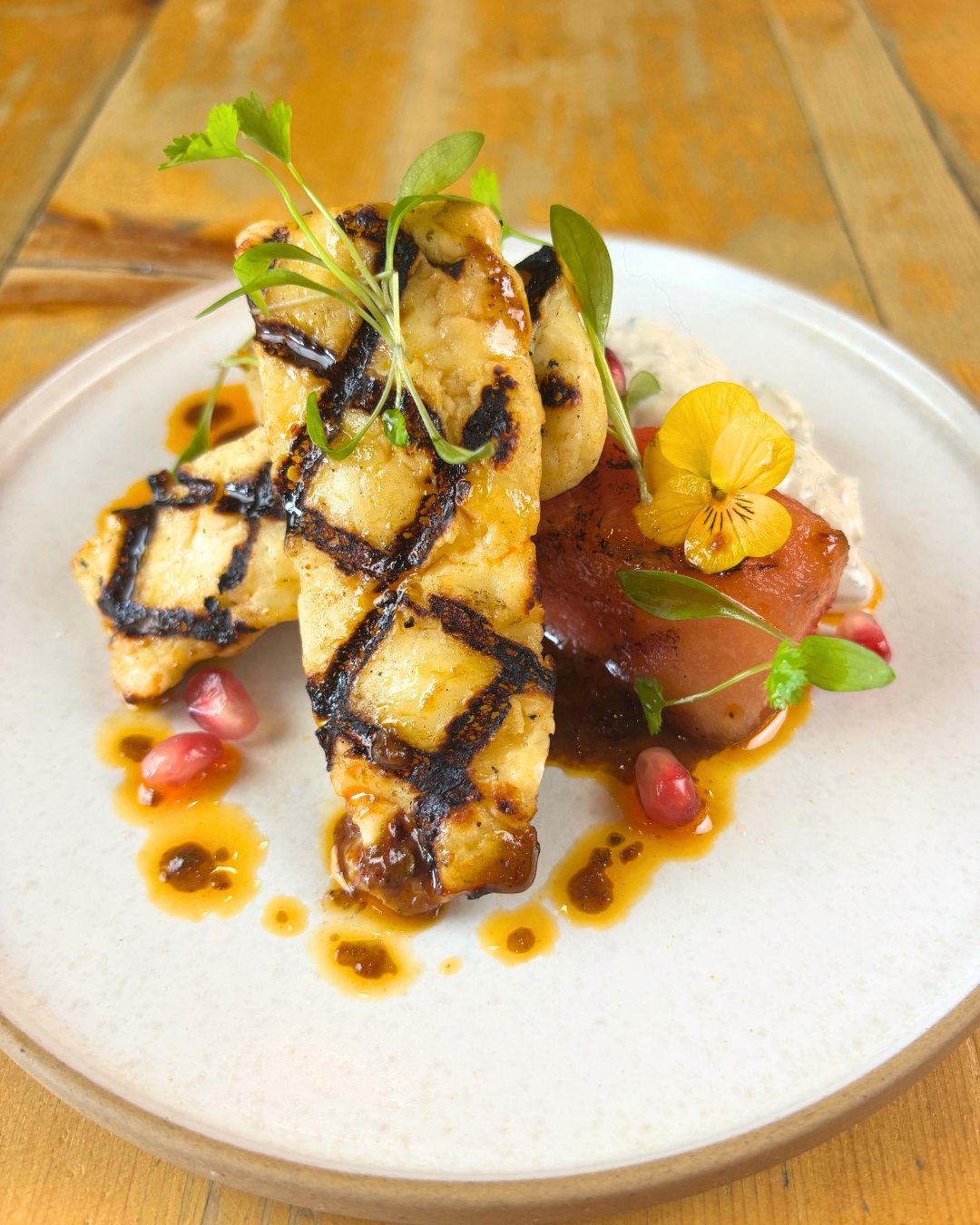 Grilled Za'atar halloumi, watermelon, tzatziki &amp; harissa dressing (V) 🌼

🍽️ Menu and booking links in bio