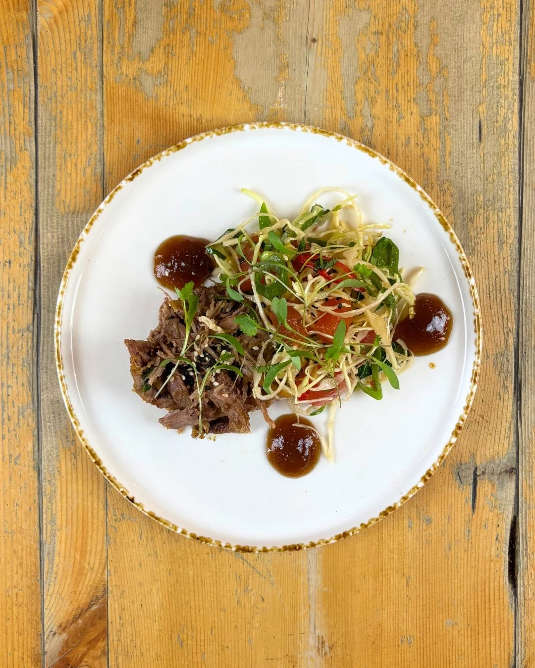 Confit duck leg, watermelon, mint &amp; pomegranate salad, Thai dressing 🍉

🍽️ Menus &amp; Bookings: chequerscutnallgreen.co.uk