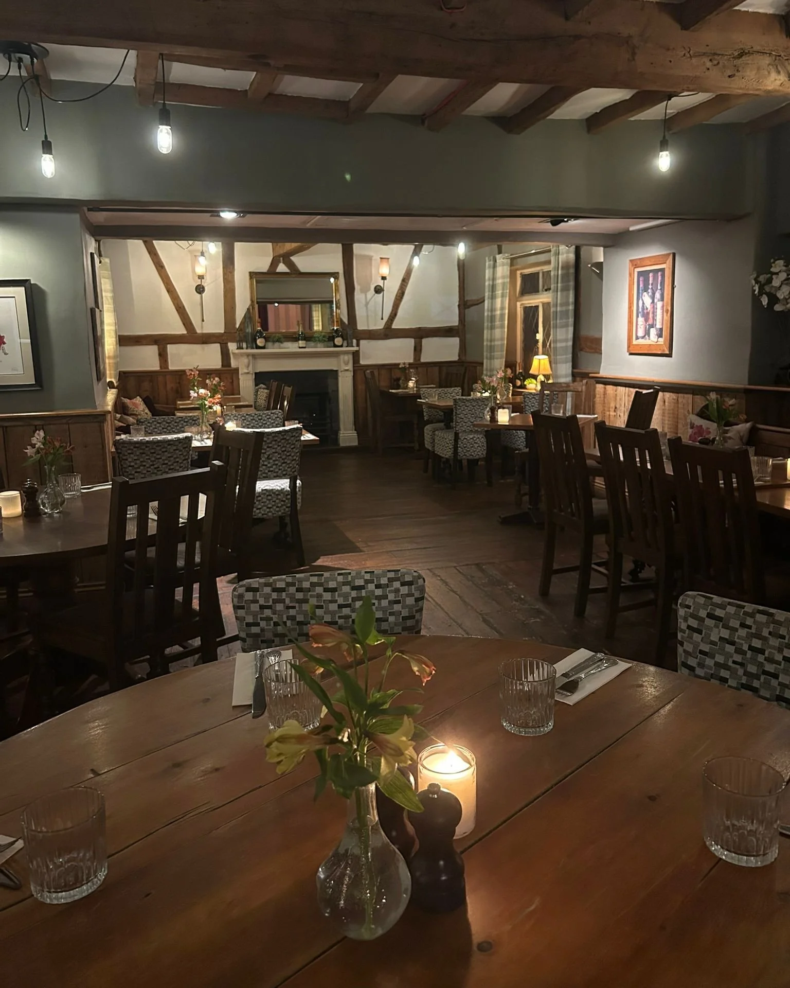 Our Christmas menu is available from 1st December-24th December, swipe to read what dishes we have on! &pound;29.50 for 2 courses or &pound;36 for 3 courses.

🍽️ Menus &amp; Bookings: chequerscutnallgreen.co.uk