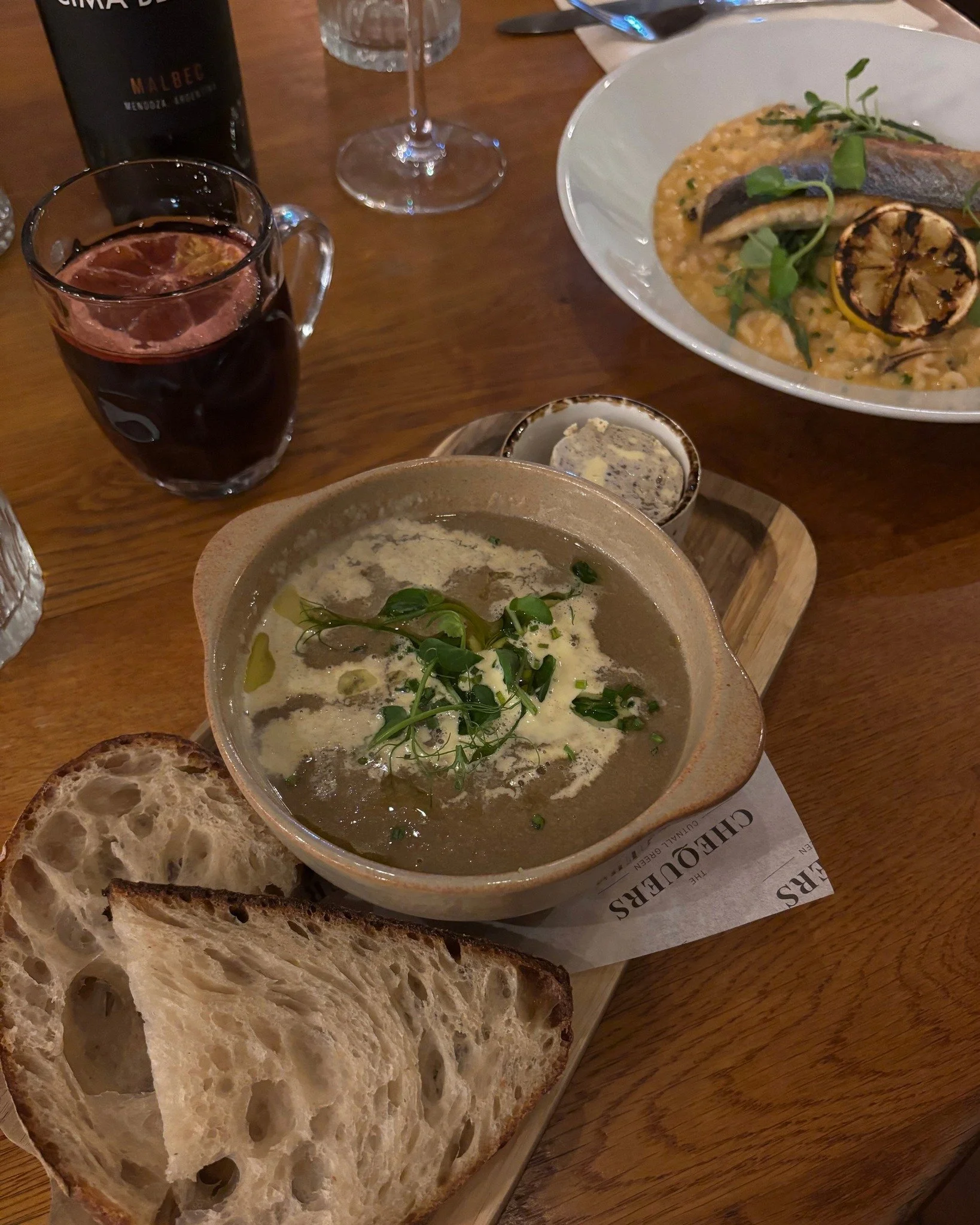 We&rsquo;ve got the fire crackling, the candles flickering and the kitchen serving up your favourite hearty dishes. All made fresh, right here. See you this weekend 🥂

🍽️ Menus &amp; Bookings: chequerscutnallgreen.co.uk