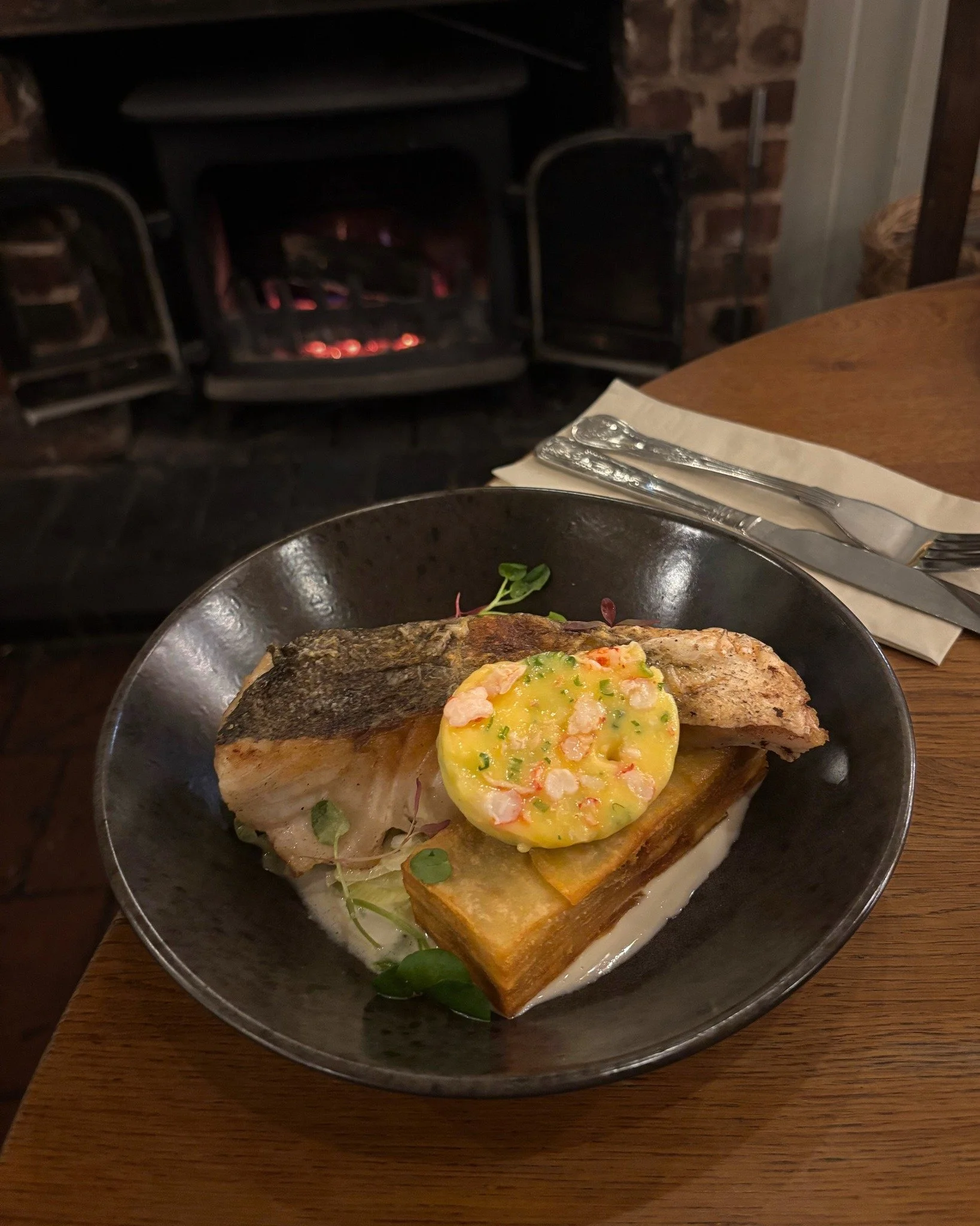 Fillet of cod, crayfish butter, potato terrine &amp; creamed leeks 🐟

🍽️ Menus &amp; Bookings: chequerscutnallgreen.co.uk