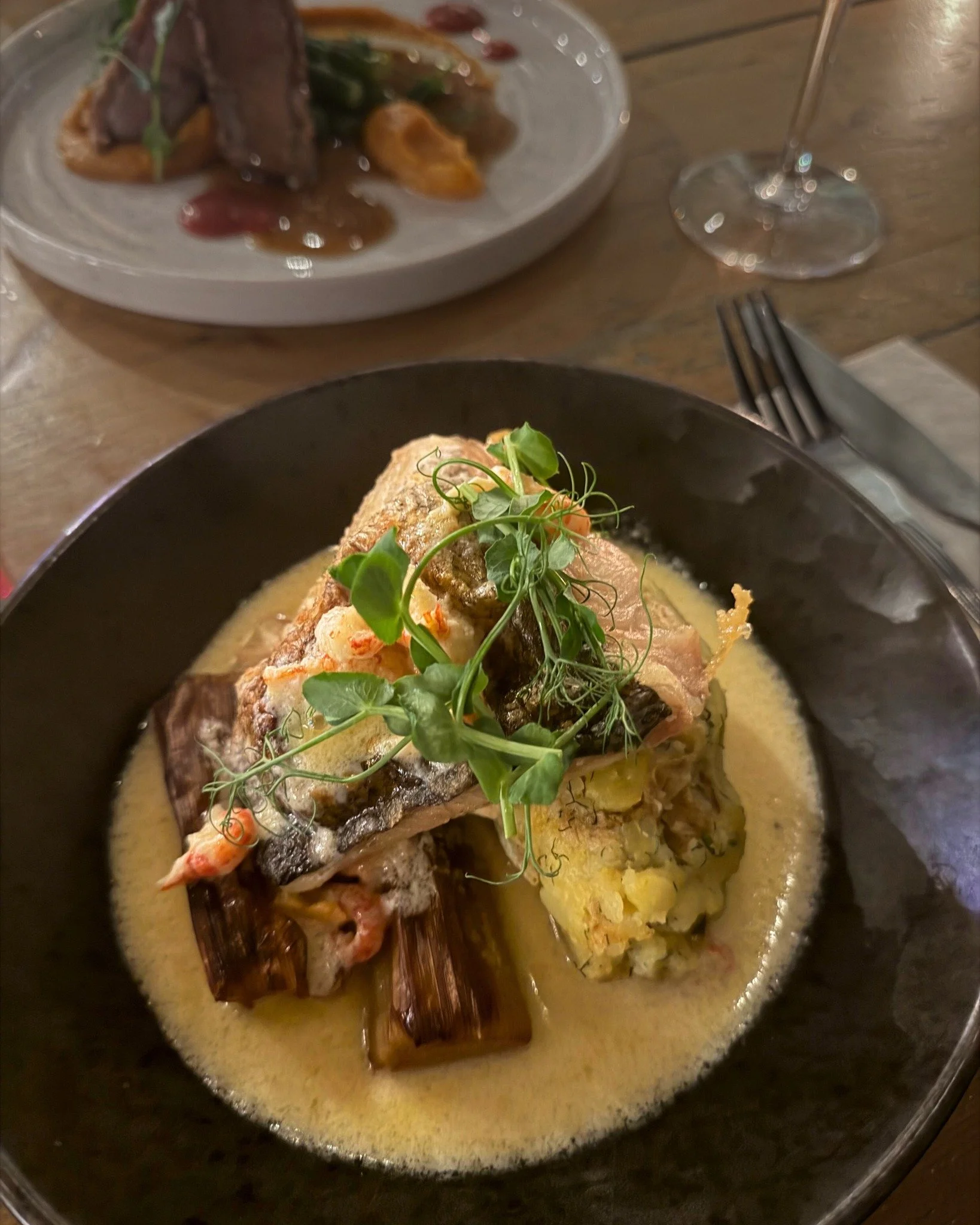 A perfect dish for seafood lovers. Fillet of cod, caper crushed potatoes, crayfish white wine cream &amp; Braised leeks 🐟

✨Menus &amp; Bookings: chequerscutnallgreen.co.uk