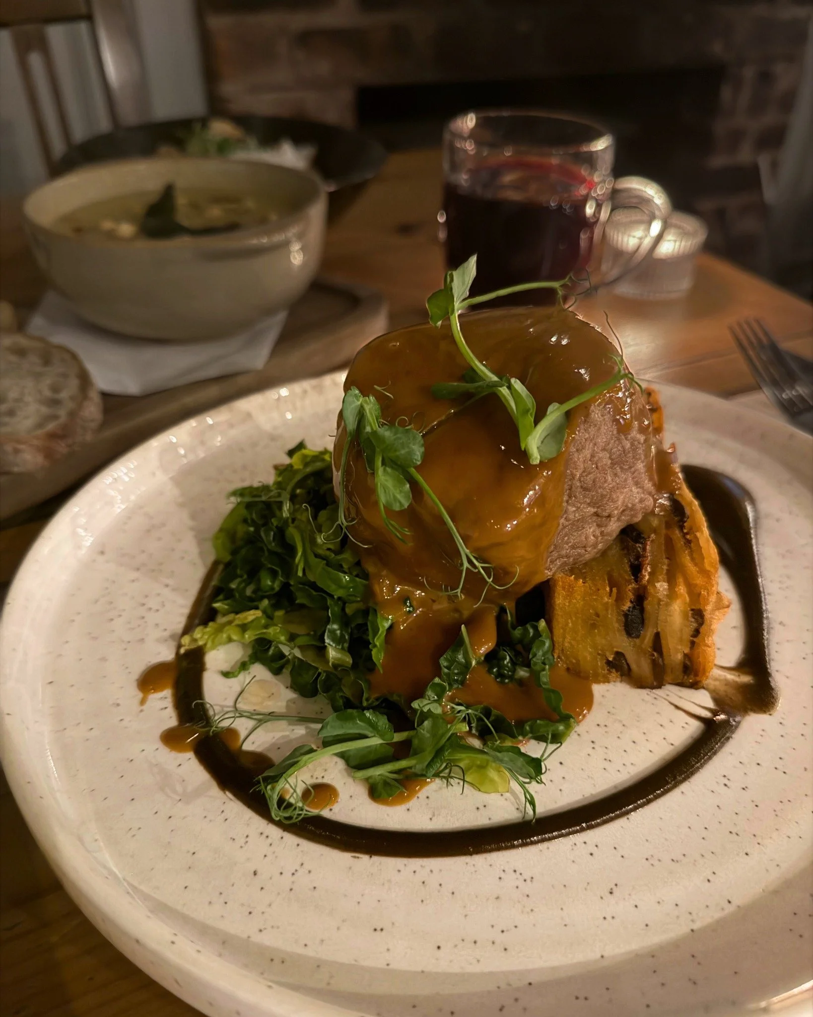 Braised blade of beef, wild mushroom potato terrine, savoy, pickled walnut puree &amp; porcini cream 🍄&zwj;🟫

✨Menus &amp; Bookings: chequerscutnallgreen.co.uk