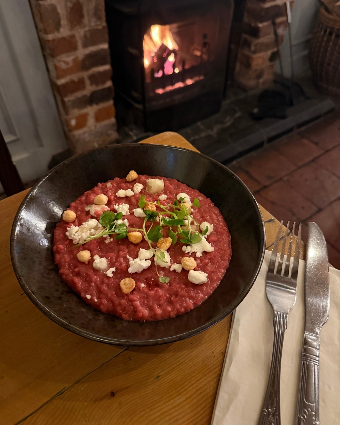 🌟Set menu offer🌟 2 Courses &pound;20, 3 Courses &pound;26. 
Available Monday&ndash;Thursday with scrumptious dishes like this one- beetroot &amp; port risotto with goats cheese &amp; candied hazelnuts (V).

🍽️ Menus &amp; Bookings: chequerscutnall