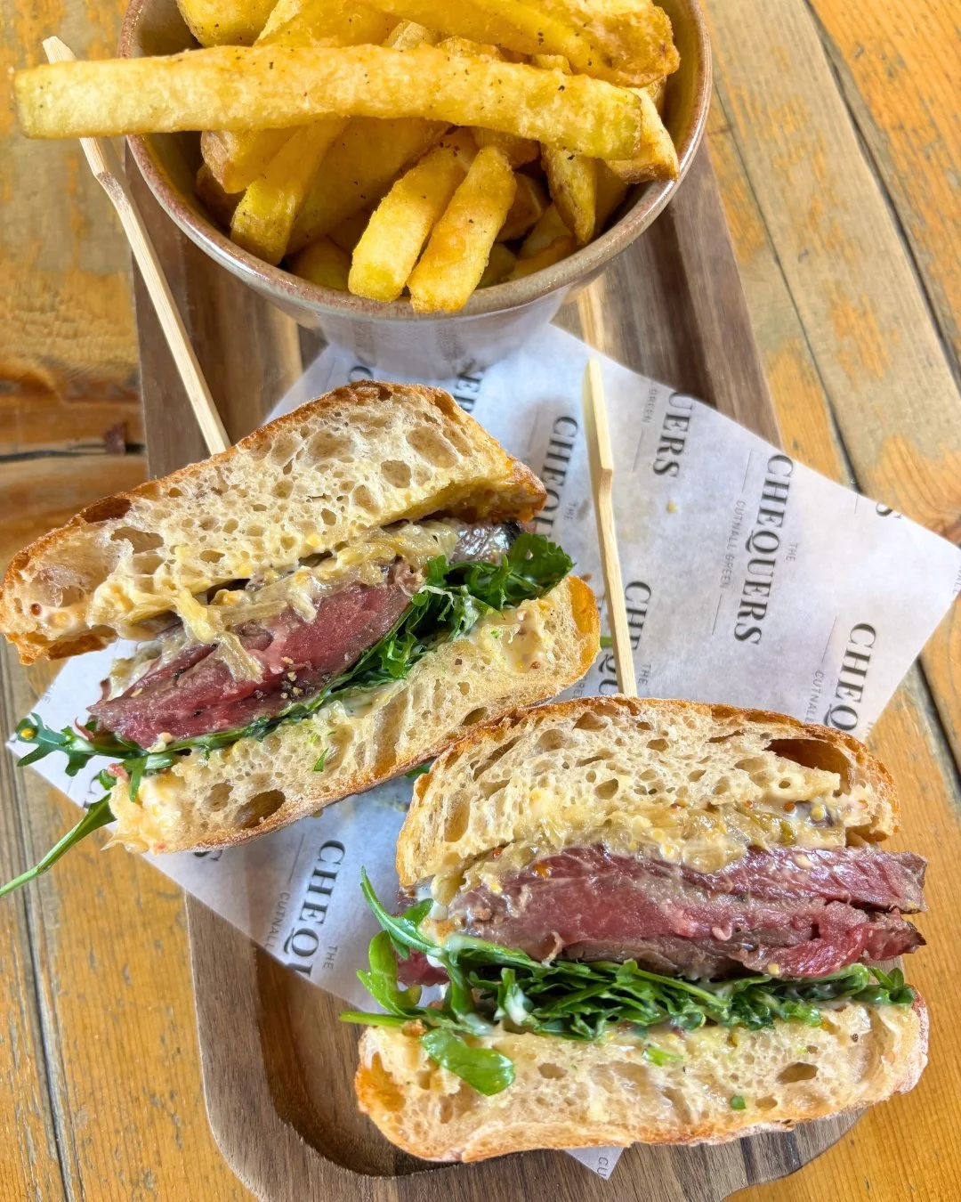 No sad soggy sandwiches for lunch here! We're open for lunch Tuesday-Friday 12-2pm &amp; Saturday 12-3pm.

🍽️ Menus &amp; Bookings: chequerscutnallgreen.co.uk or 01299 851292