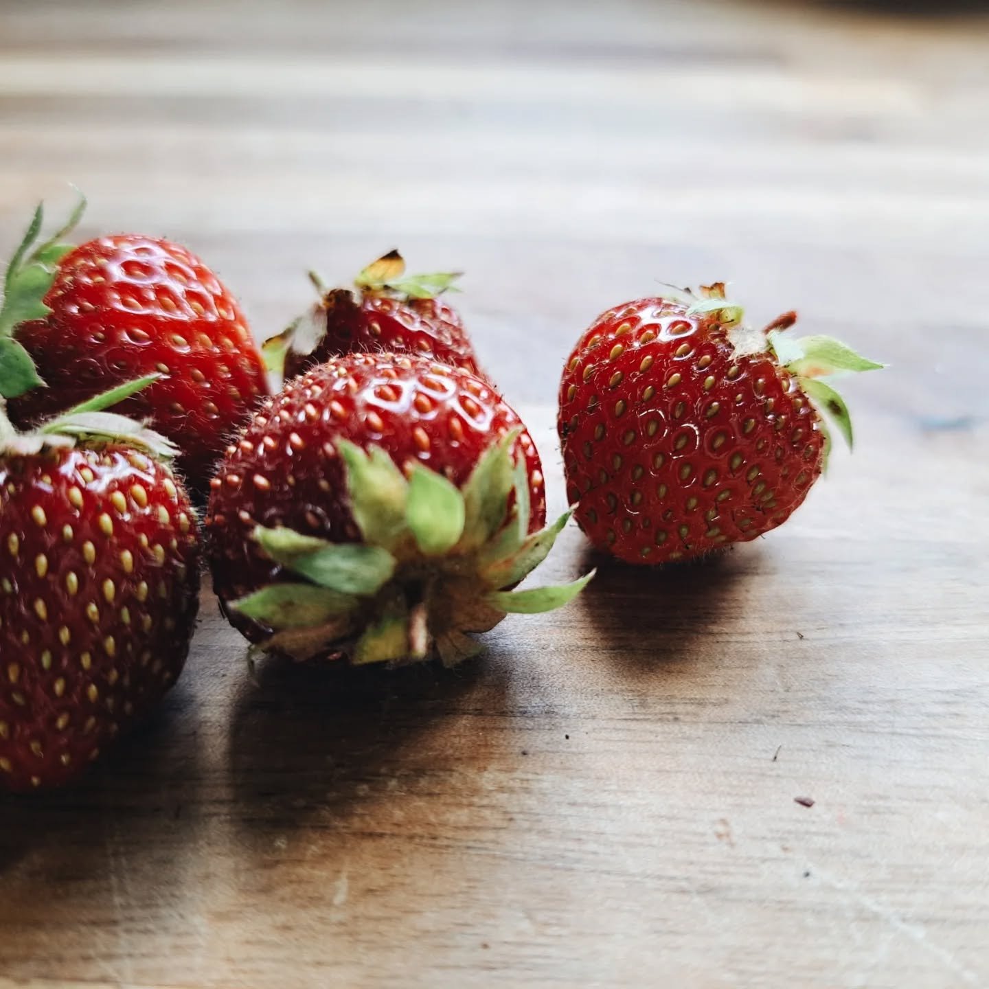Silver linings of these hot and sticky days 🍓🌿 Freshly picked from our little garden.