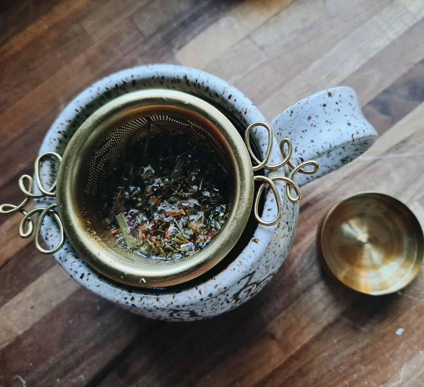 Friday night fun looks a little different when you're in your forties. I'll take a mug of herbal tea, listening and responding to a long voice note, a roaring fire and a four legged friend to snuggle with over a night out on the town any day 😏