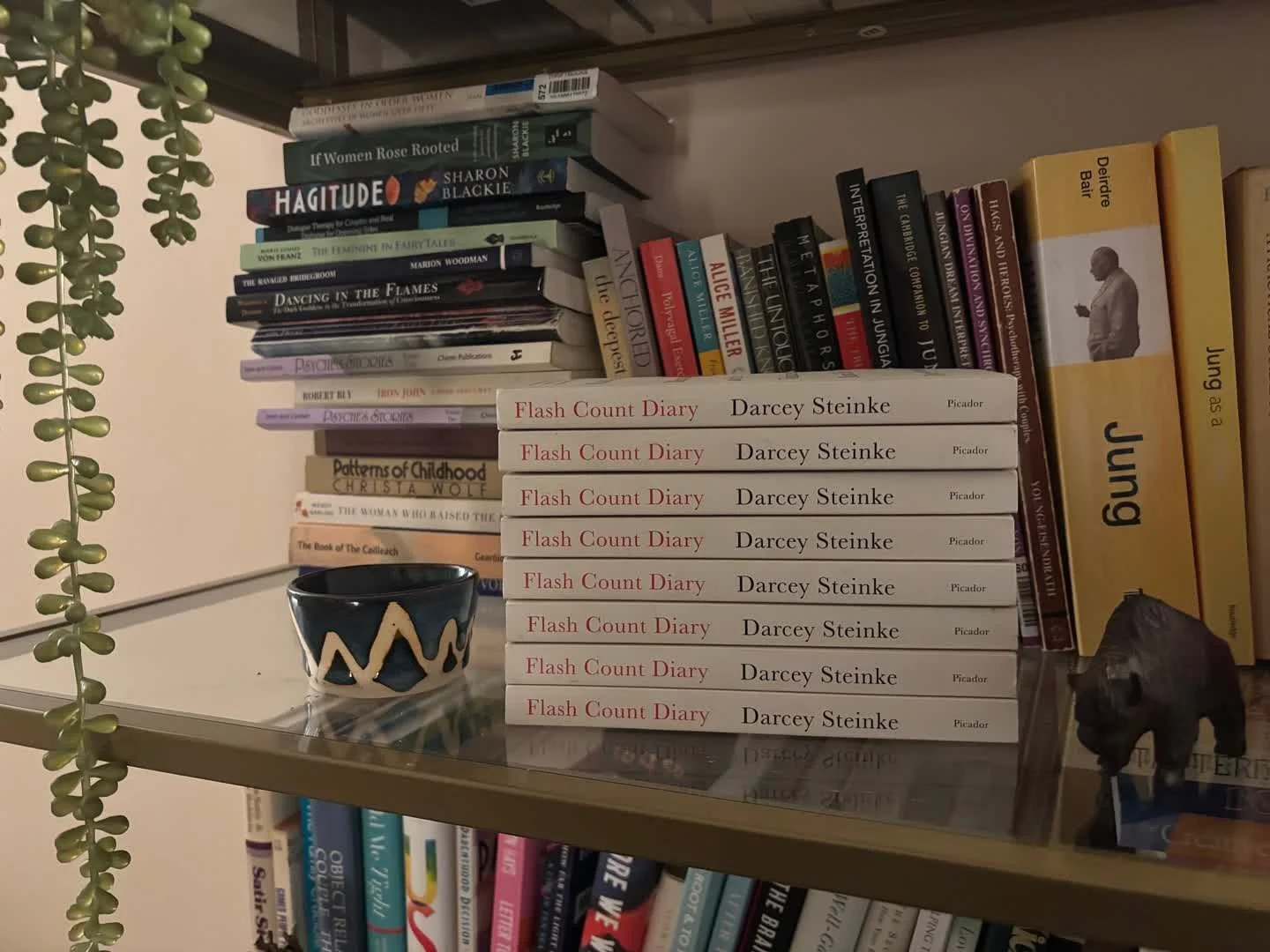 👀 Darcey Steinke's *Flash Count Diary: Menopause and the Vindication of Natural Life* books have arrived!! 👀 

💃WOMEN EMPOWERMENT💃FINDING YOUR GROOVE AGAIN: A WOMEN'S GROUP FOR MIDDLE LIFE EVOLUTIONS💃

Starting February 2, this 10-session psycho