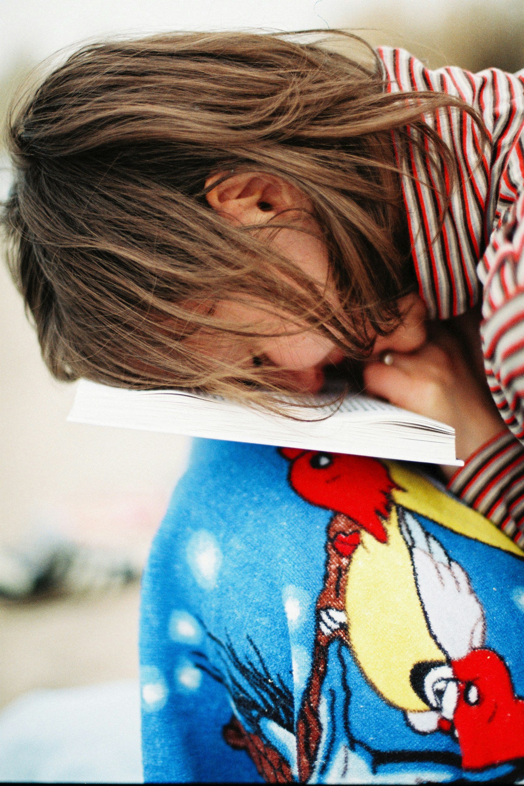 What is ocular motor dysfunction and how does it affect reading?