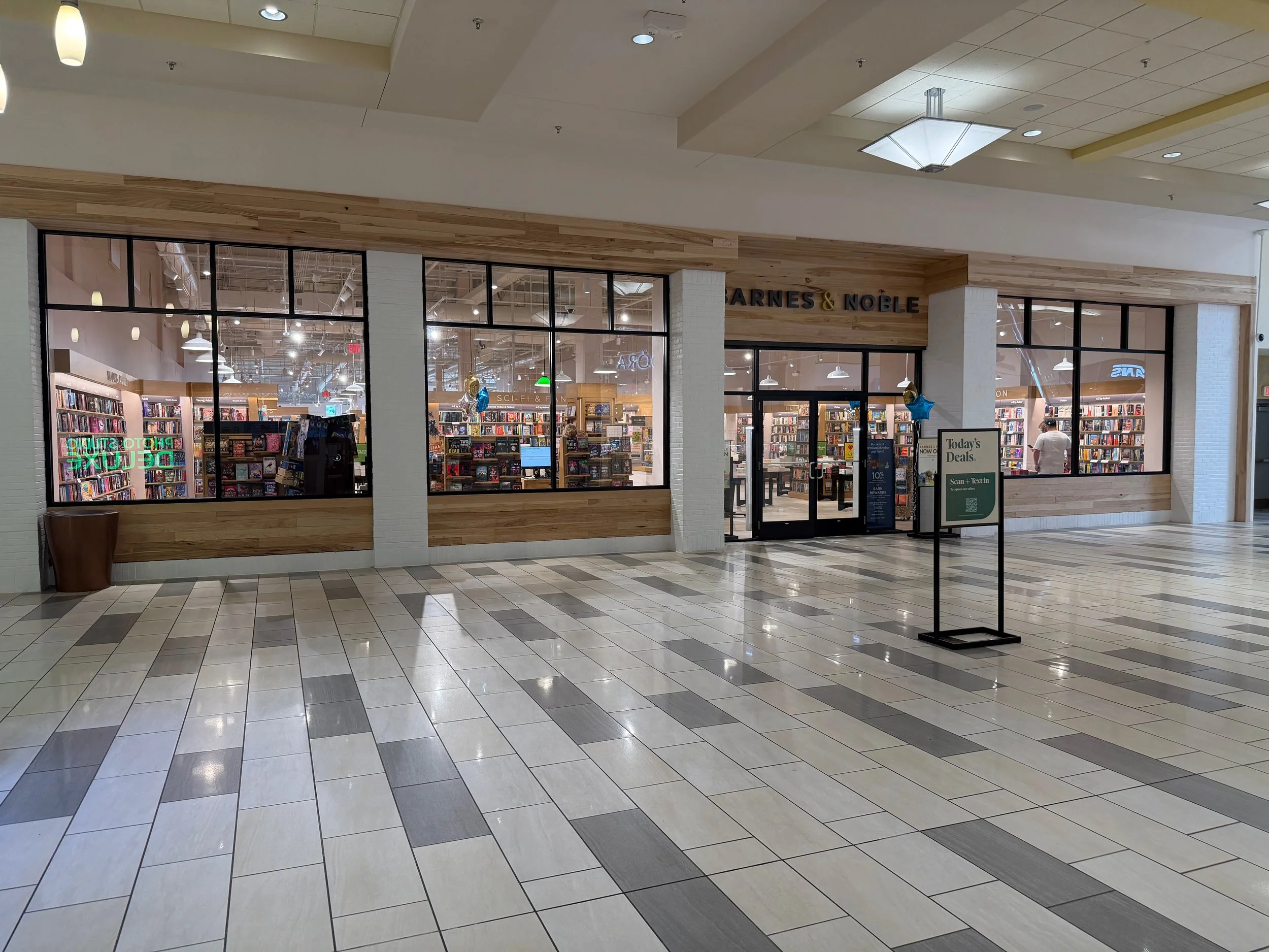 New B&amp;N entrance inside the mall