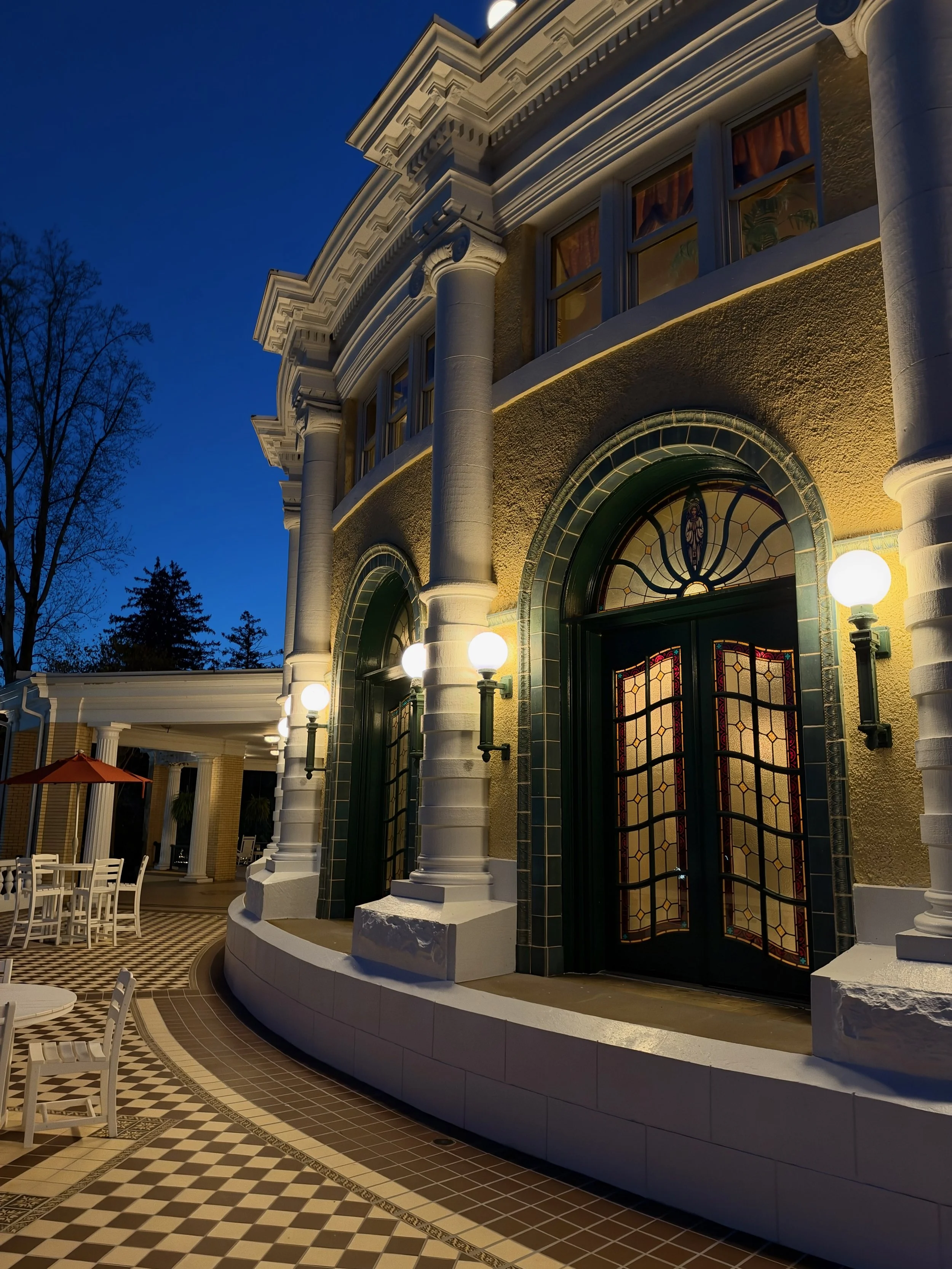 Hotel veranda