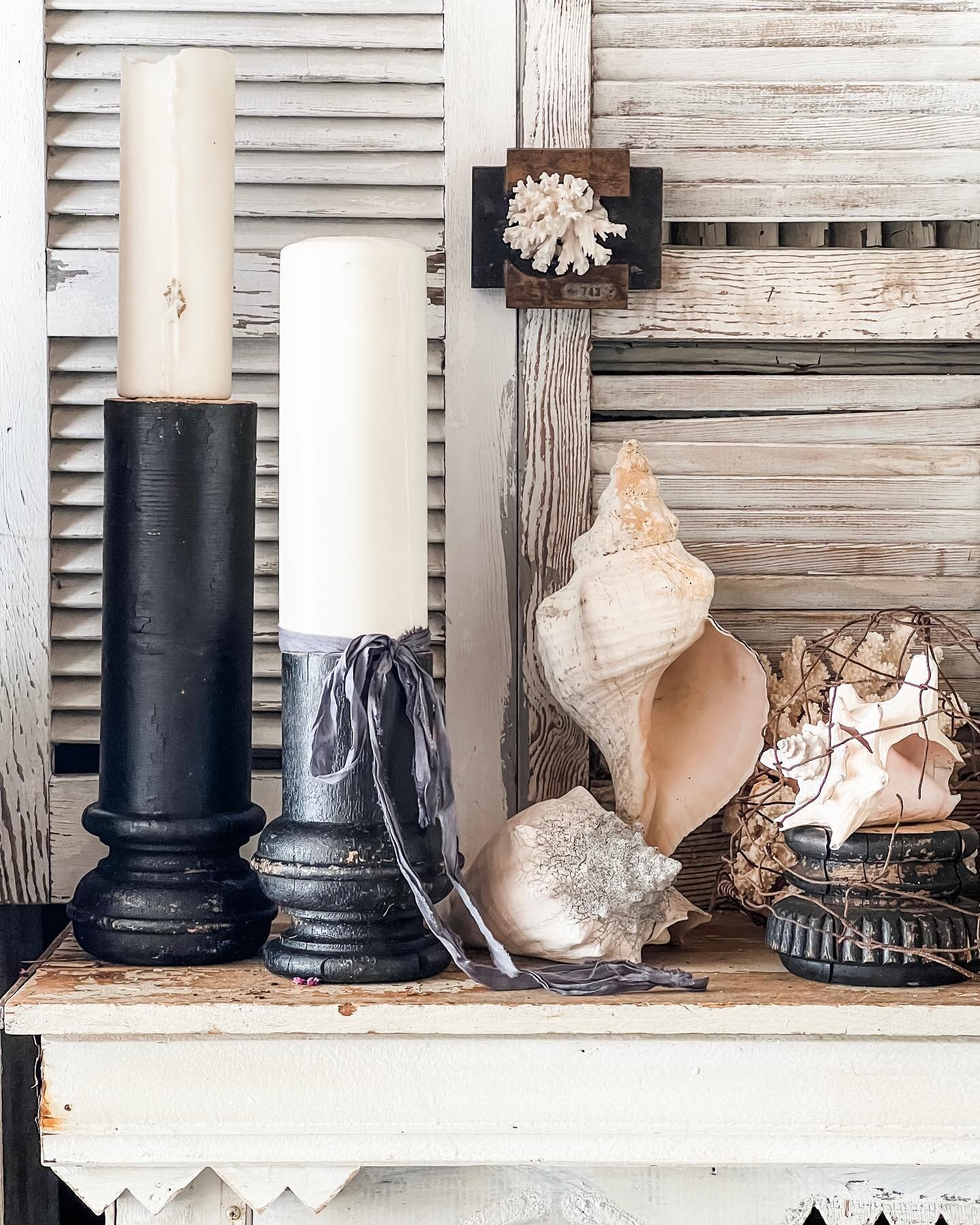 Happy Saturday!!
My shop is restocked with many vintage and antique treasures and vintage French finds too! Link in bio or log on directly:
the-collected.com 
.
#coastalliving #countrylivingstyle #fleamarketfinds #frenchantiques #antiques