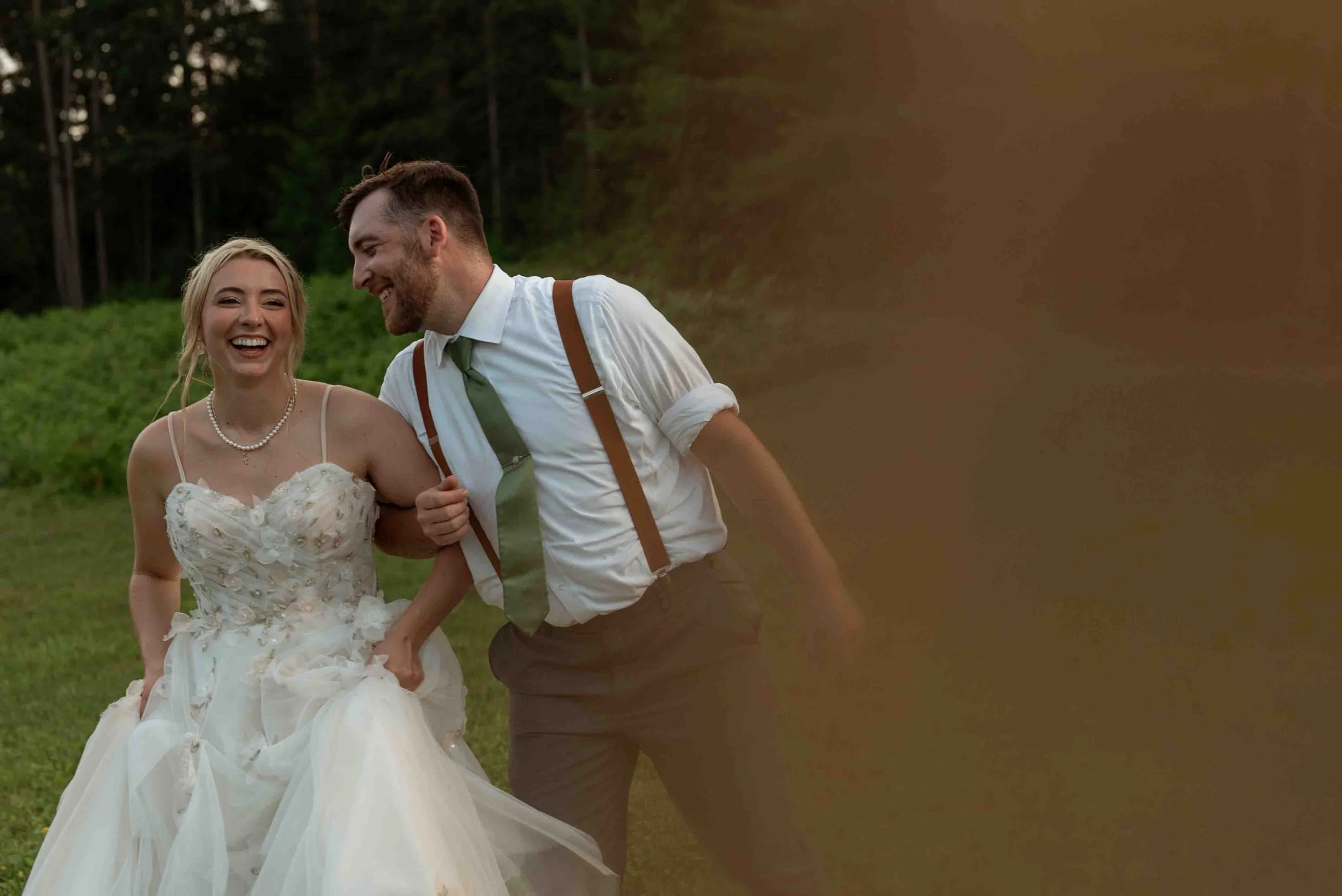 Alicia + Jaden // Burlap &amp; Bells - Black River Falls, WI