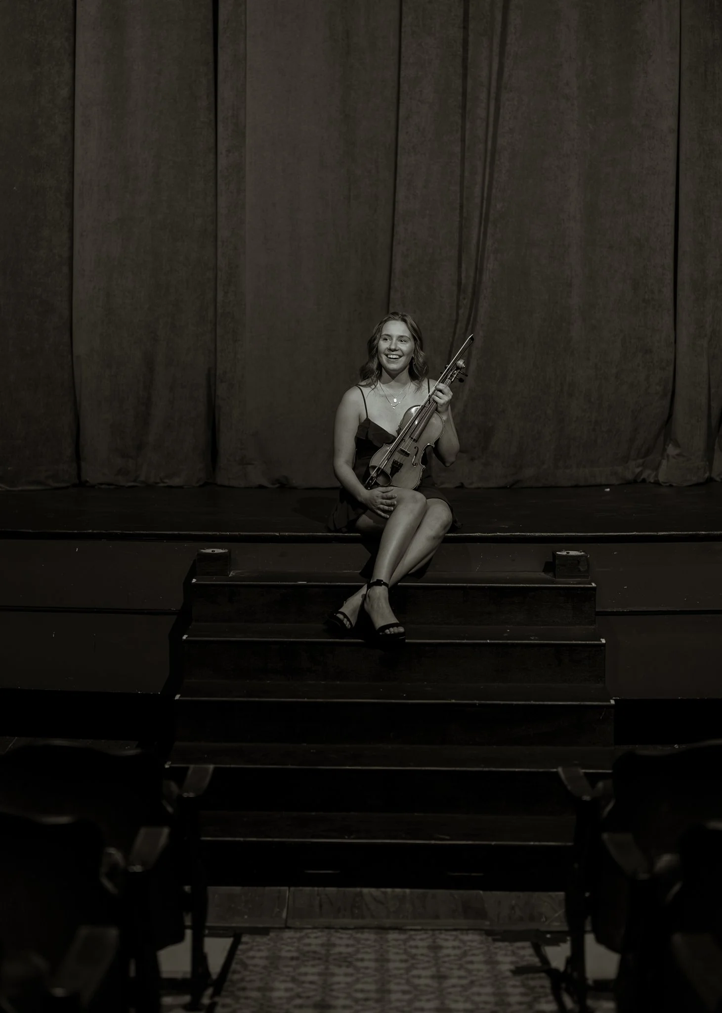 the_grand_opera_house_oshkosh_wisconsin_senior_session_NEP (3).jpg