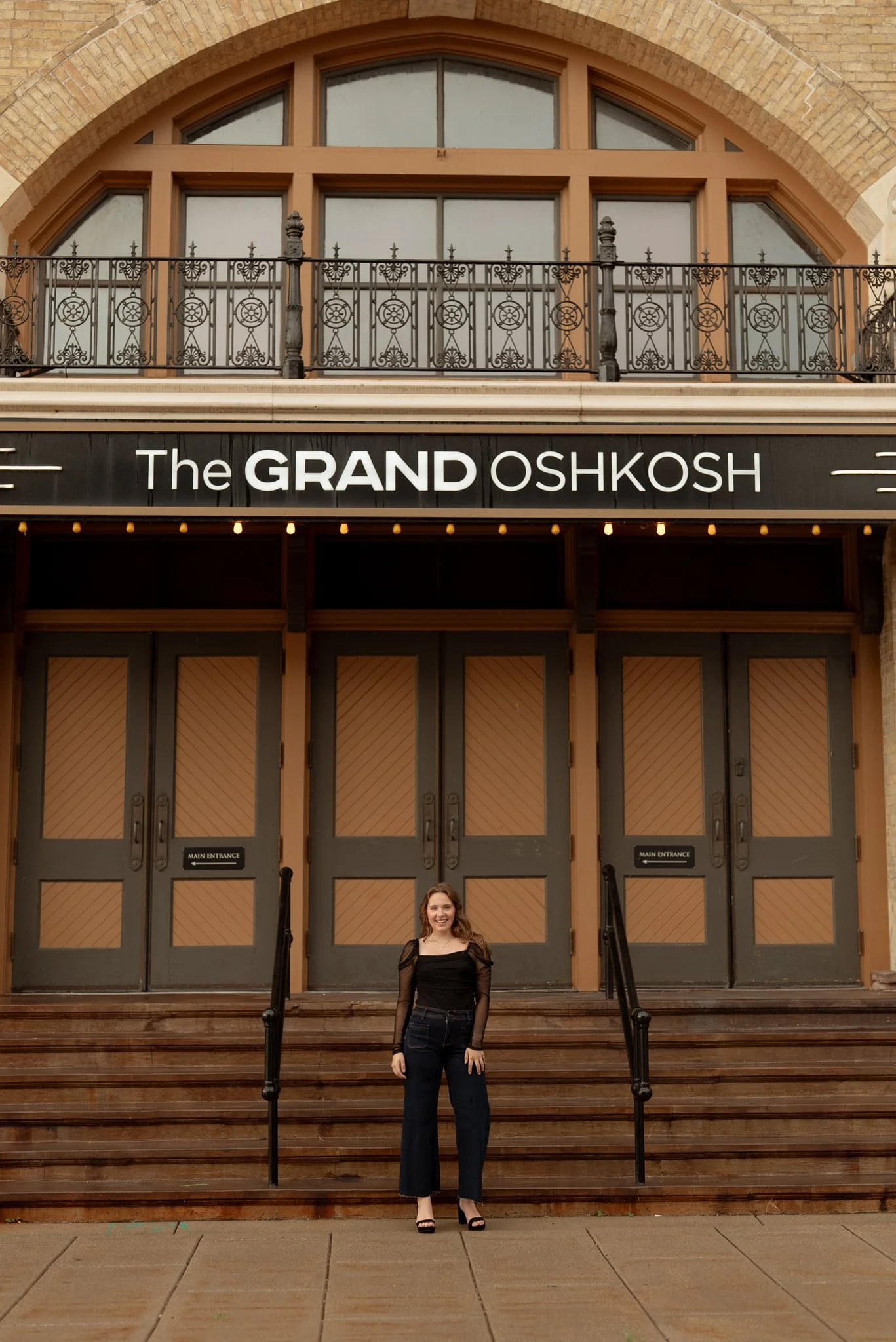 the_grand_opera_house_oshkosh_wisconsin_senior_session_NEP (27).jpg