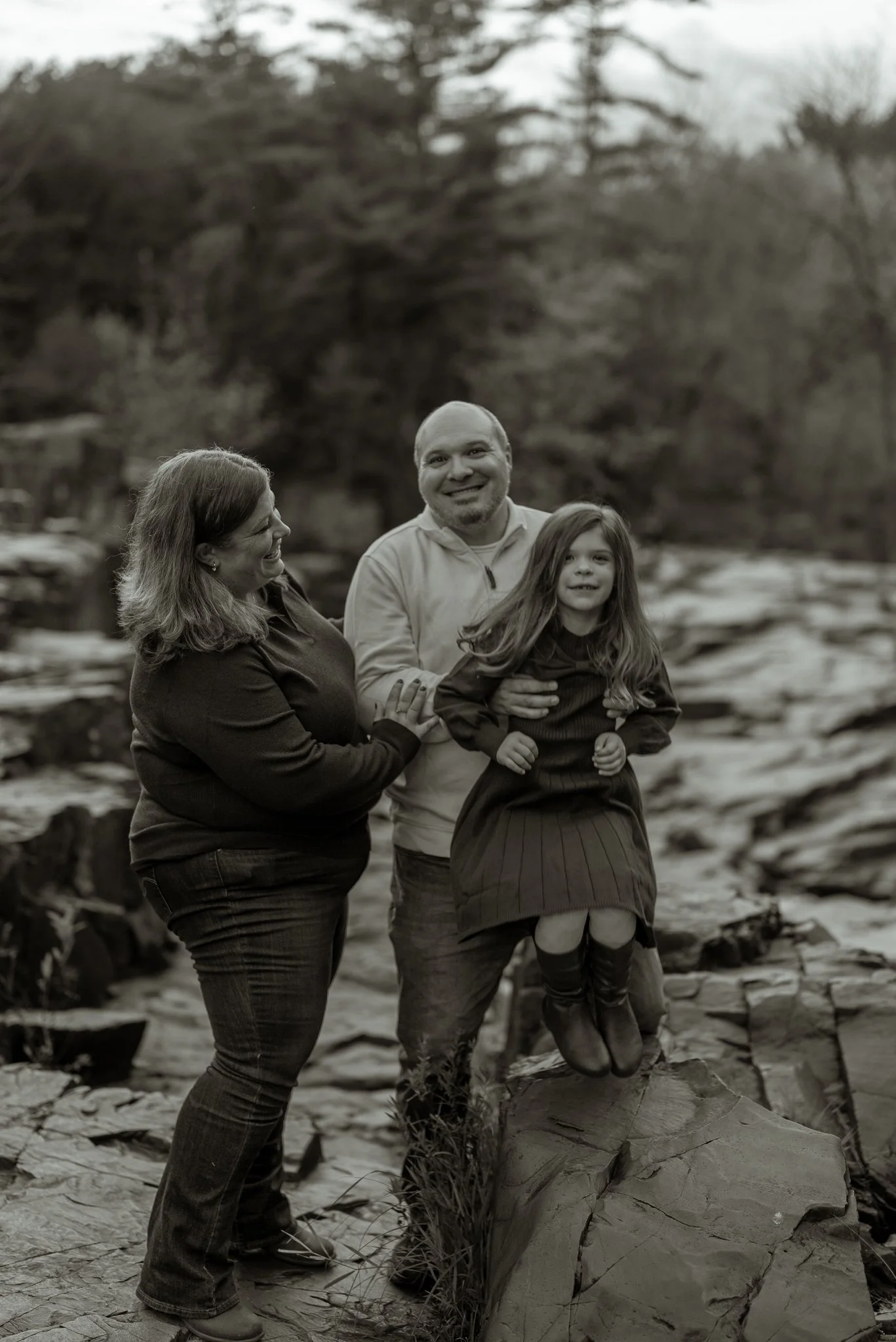 dells_of_the_eau_claire_county_park_marathon_county_wisconsin_family_session_NEP (37).jpg