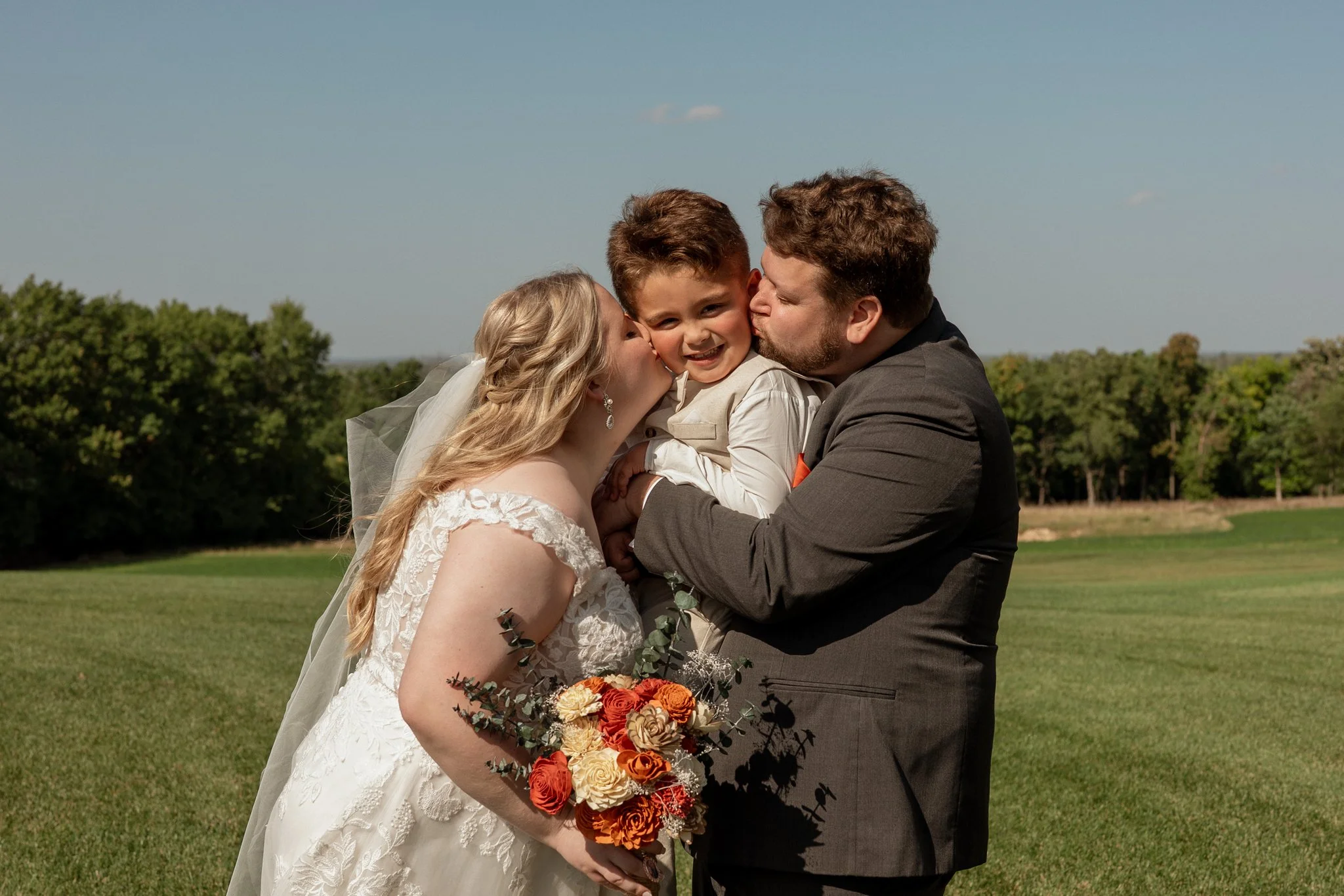 log_cabin_bar_and_grill_ripon_wisconsin_wedding_NEP (1).jpg