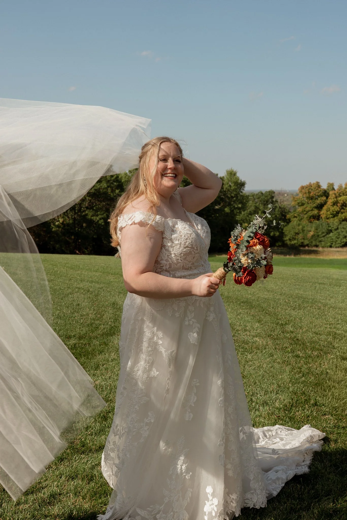 log_cabin_bar_and_grill_ripon_wisconsin_wedding_NEP (21).jpg