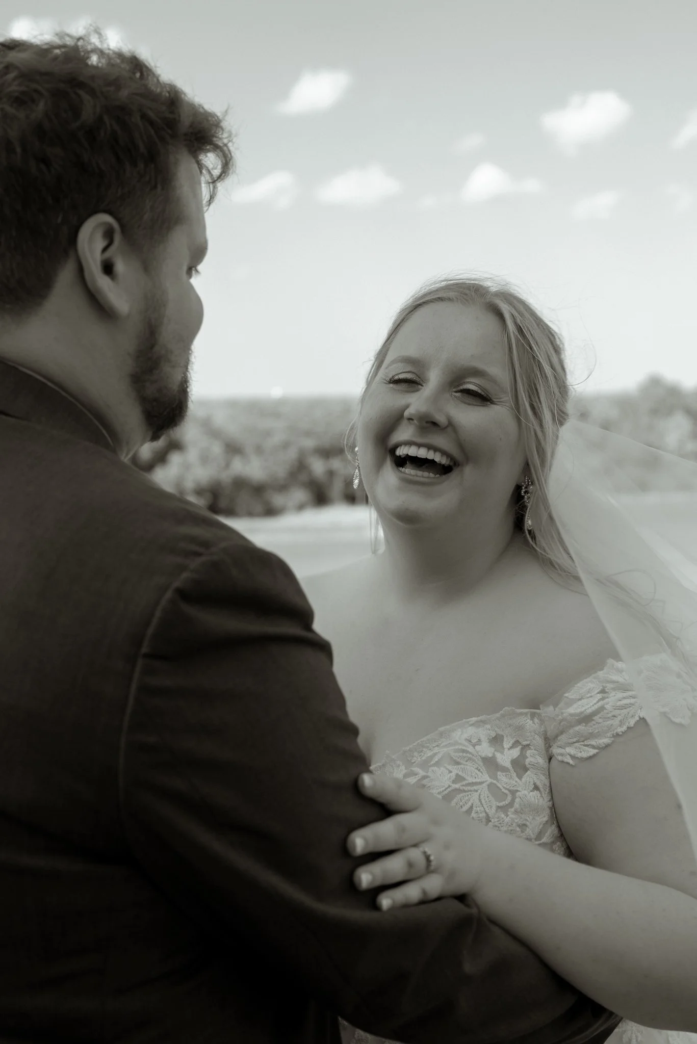 log_cabin_bar_and_grill_ripon_wisconsin_wedding_NEP (26).jpg