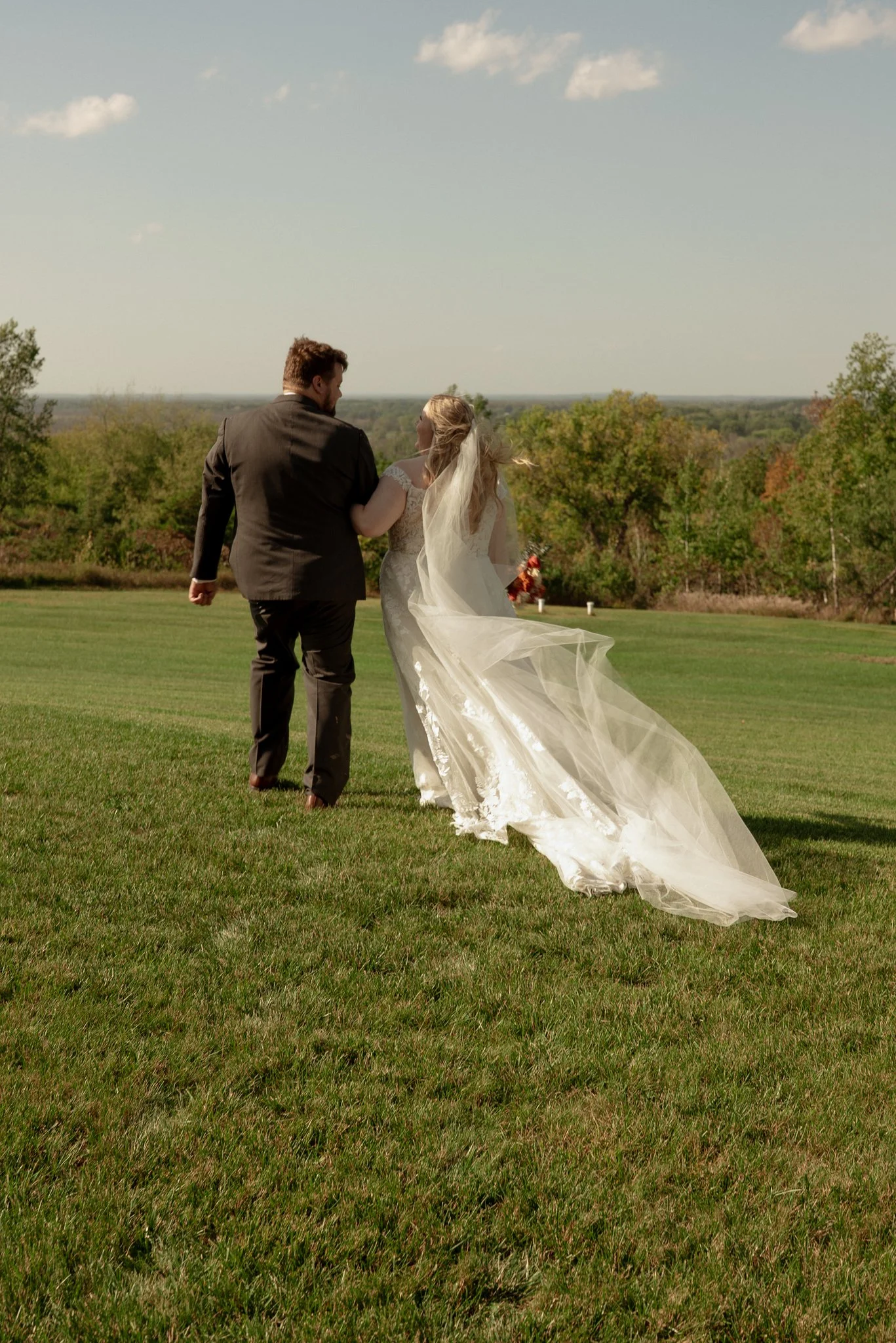 log_cabin_bar_and_grill_ripon_wisconsin_wedding_NEP (28).jpg