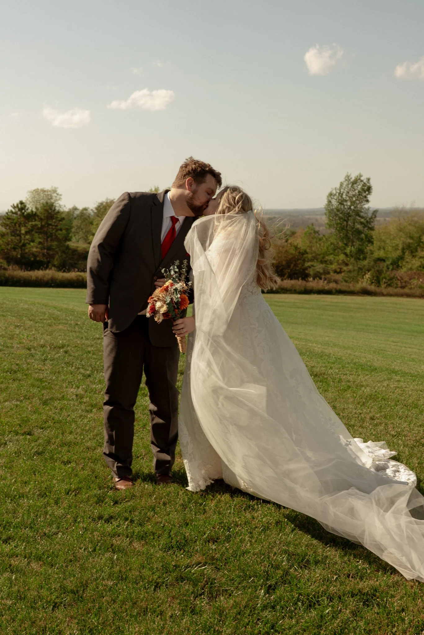 log_cabin_bar_and_grill_ripon_wisconsin_wedding_NEP (30).jpg