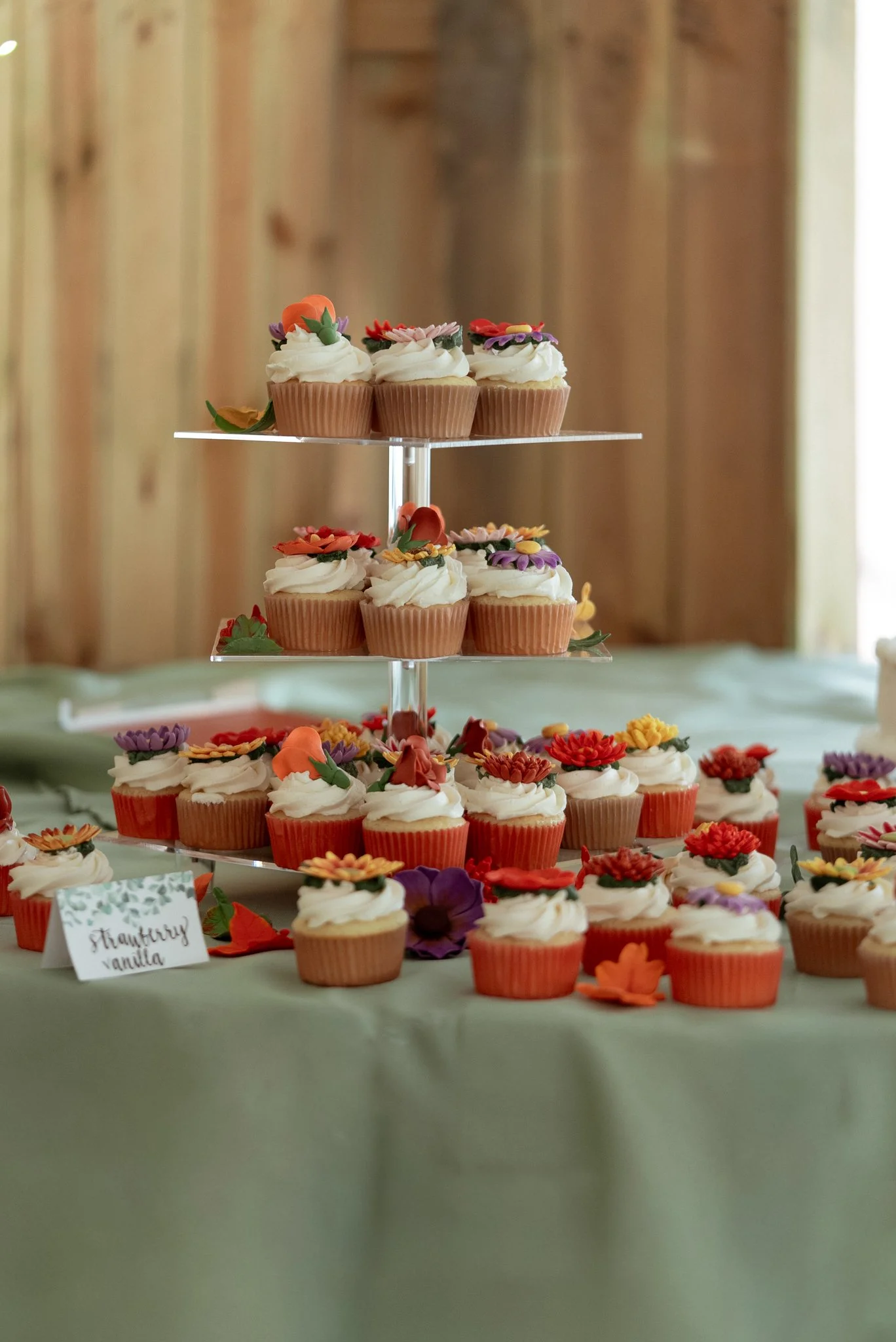 log_cabin_bar_and_grill_ripon_wisconsin_wedding_NEP (47).jpg