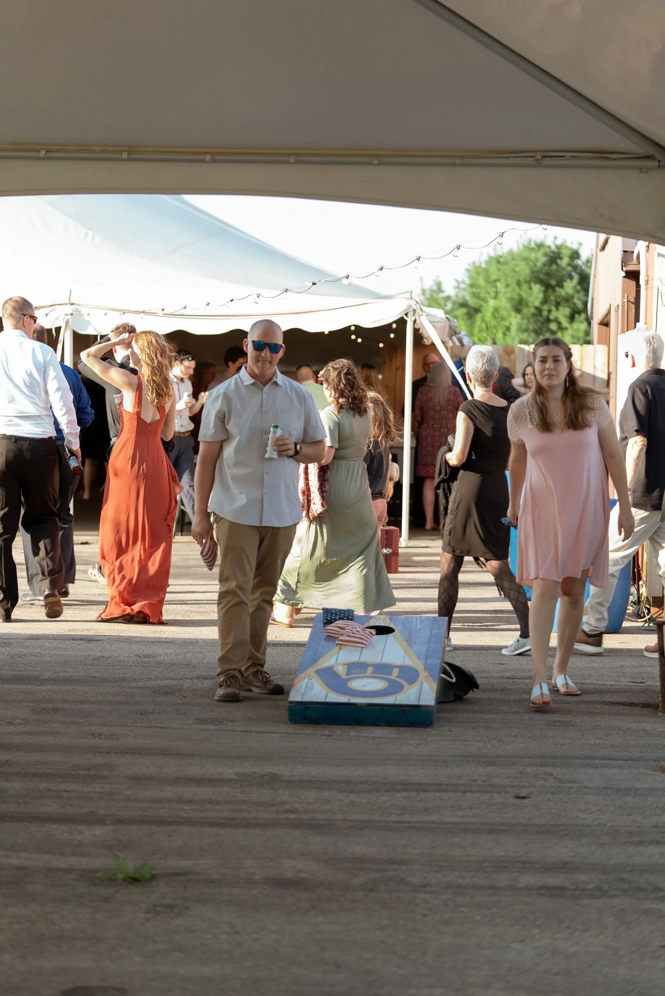 log_cabin_bar_and_grill_ripon_wisconsin_wedding_NEP (58).jpg