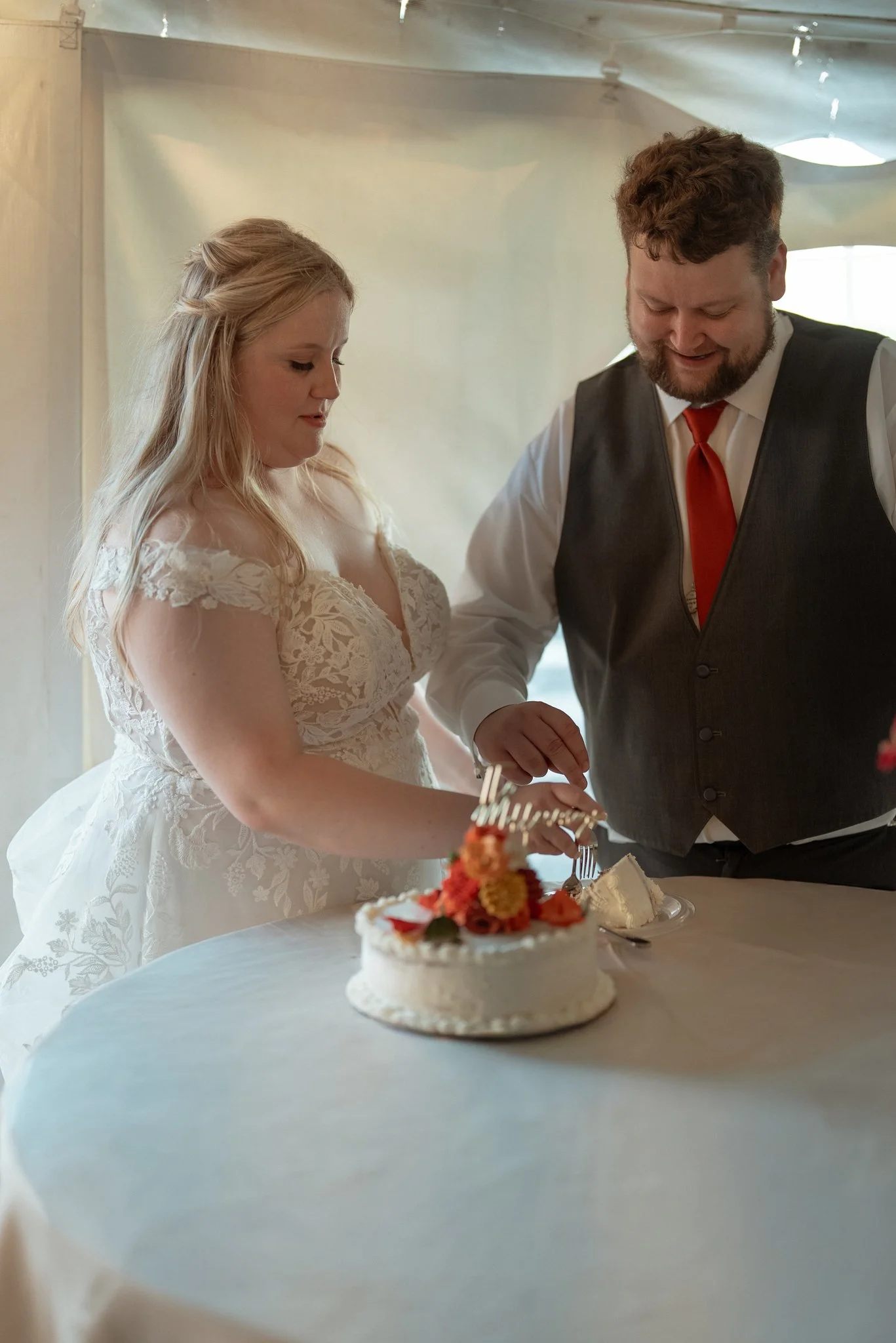 log_cabin_bar_and_grill_ripon_wisconsin_wedding_NEP (63).jpg