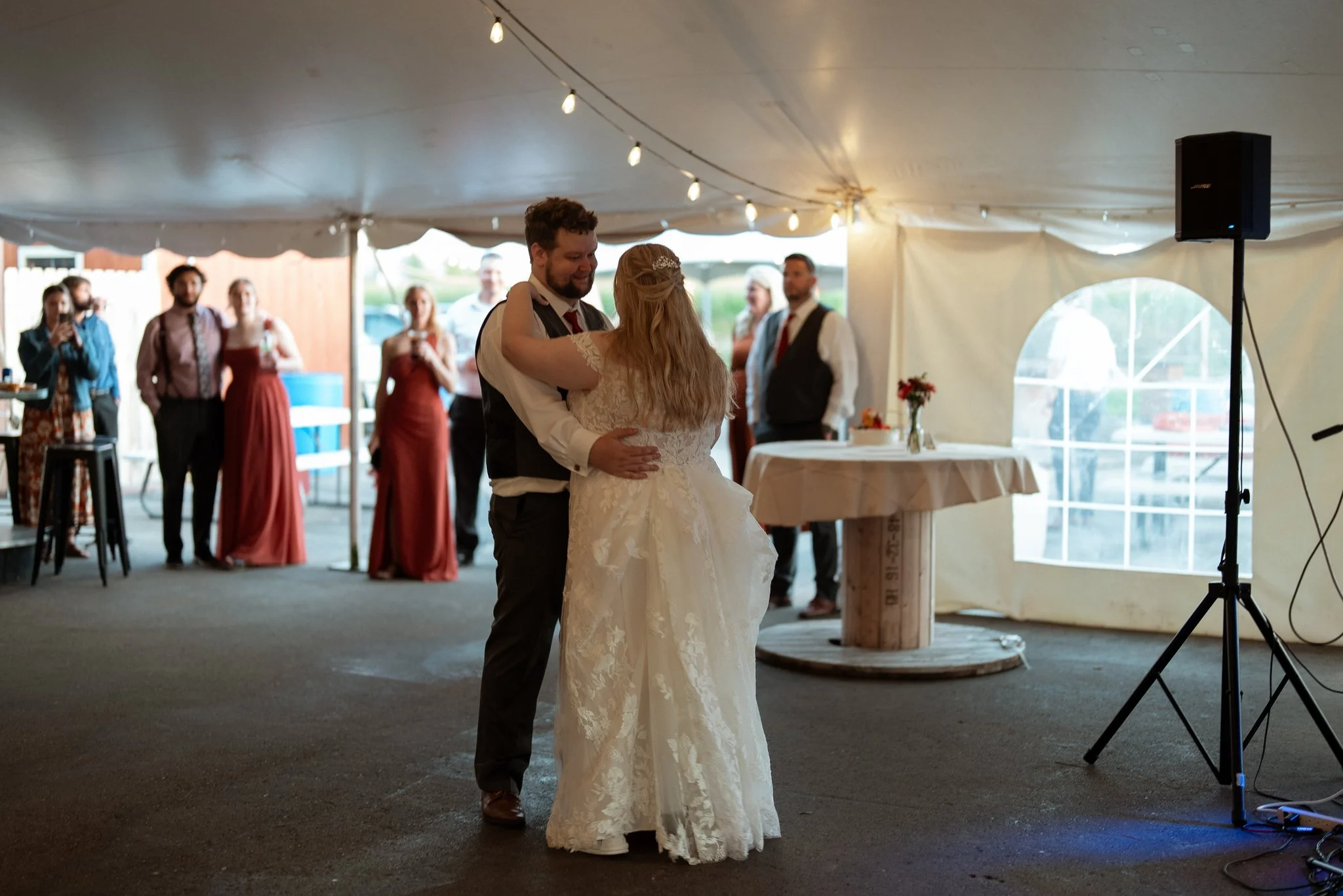 log_cabin_bar_and_grill_ripon_wisconsin_wedding_NEP (66).jpg