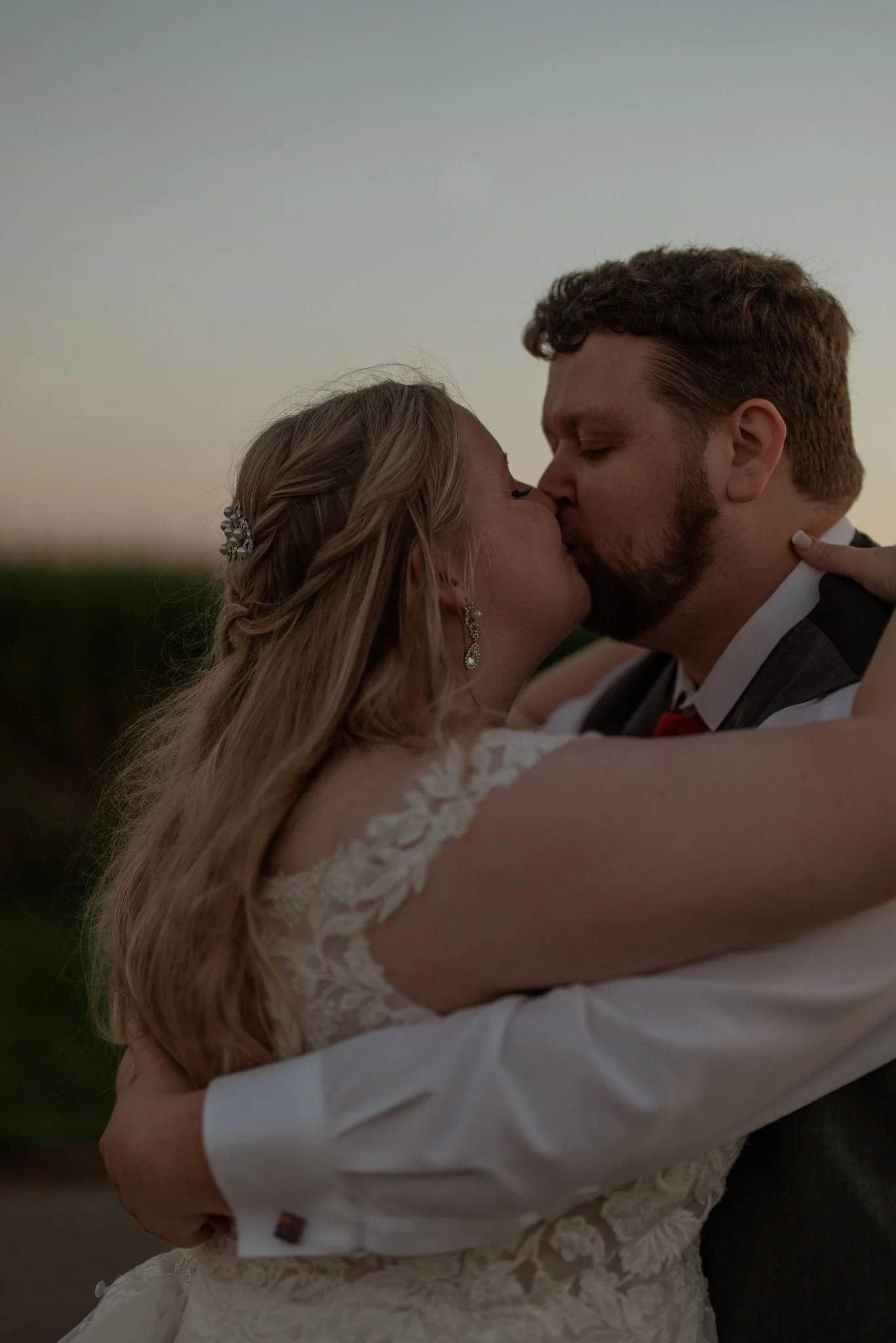 log_cabin_bar_and_grill_ripon_wisconsin_wedding_NEP (73).jpg