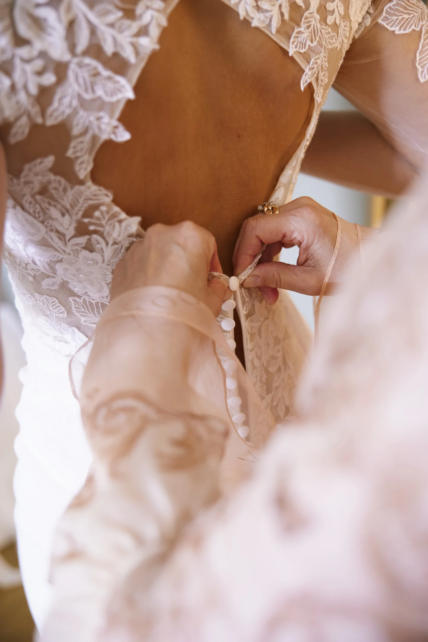 Abito da sposa a figura intera