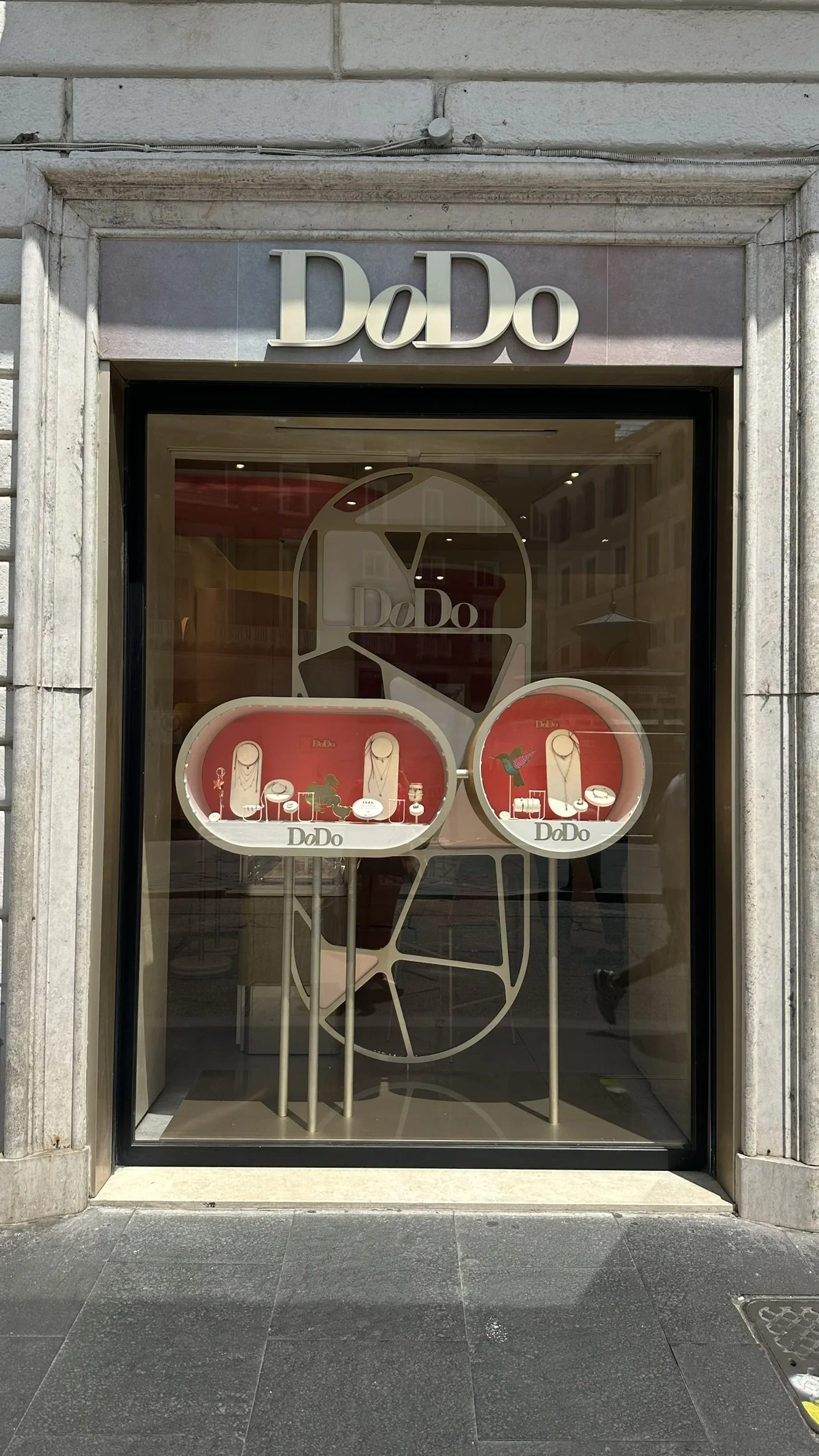 Postazione per l'evento di armocromia nello store DoDo Gioielli