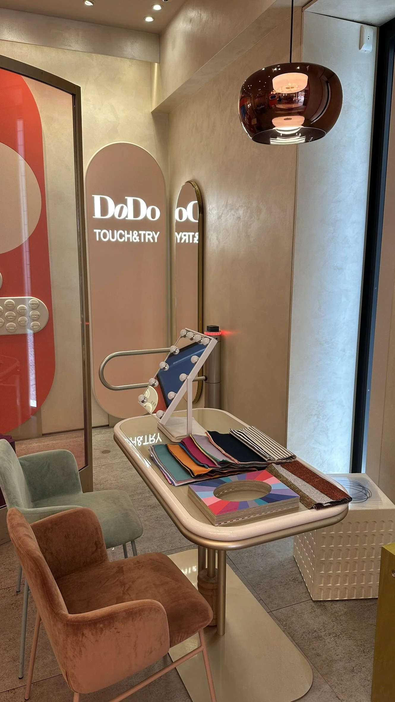 Consulenza di armocromia per le clienti DoDo Gioielli a Roma