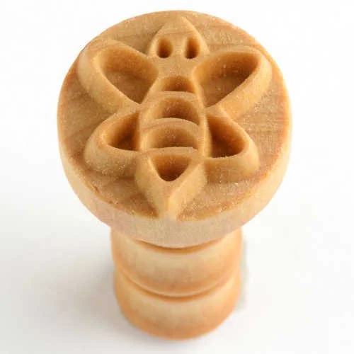 Scm 157 Medium Round Stamp Honey Bee