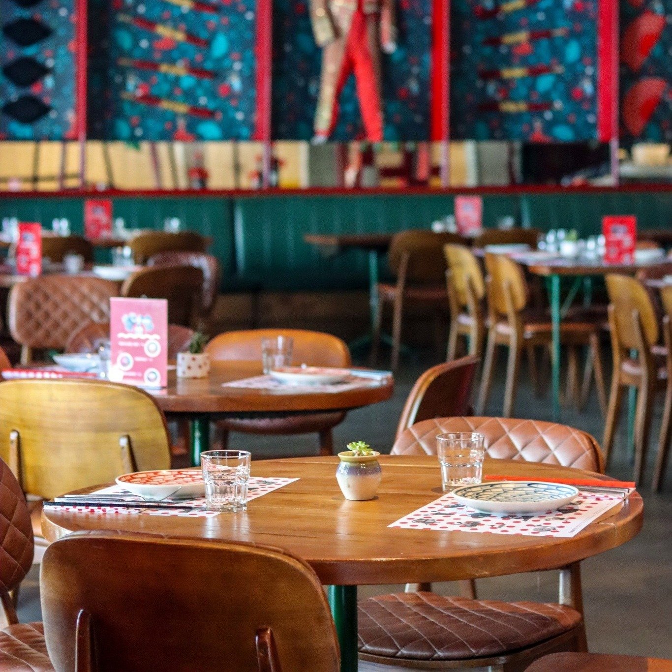 Monday blues? Shake it off and spice up your week by booking a table at Tomatito!💃 --- Thứ Hai uể oải? Quẩy lên nào và thêm gia vị cho tuần mới của bạn bằng cách đặt bàn tại Tomatito! 💃 --- Tomatito Saigo