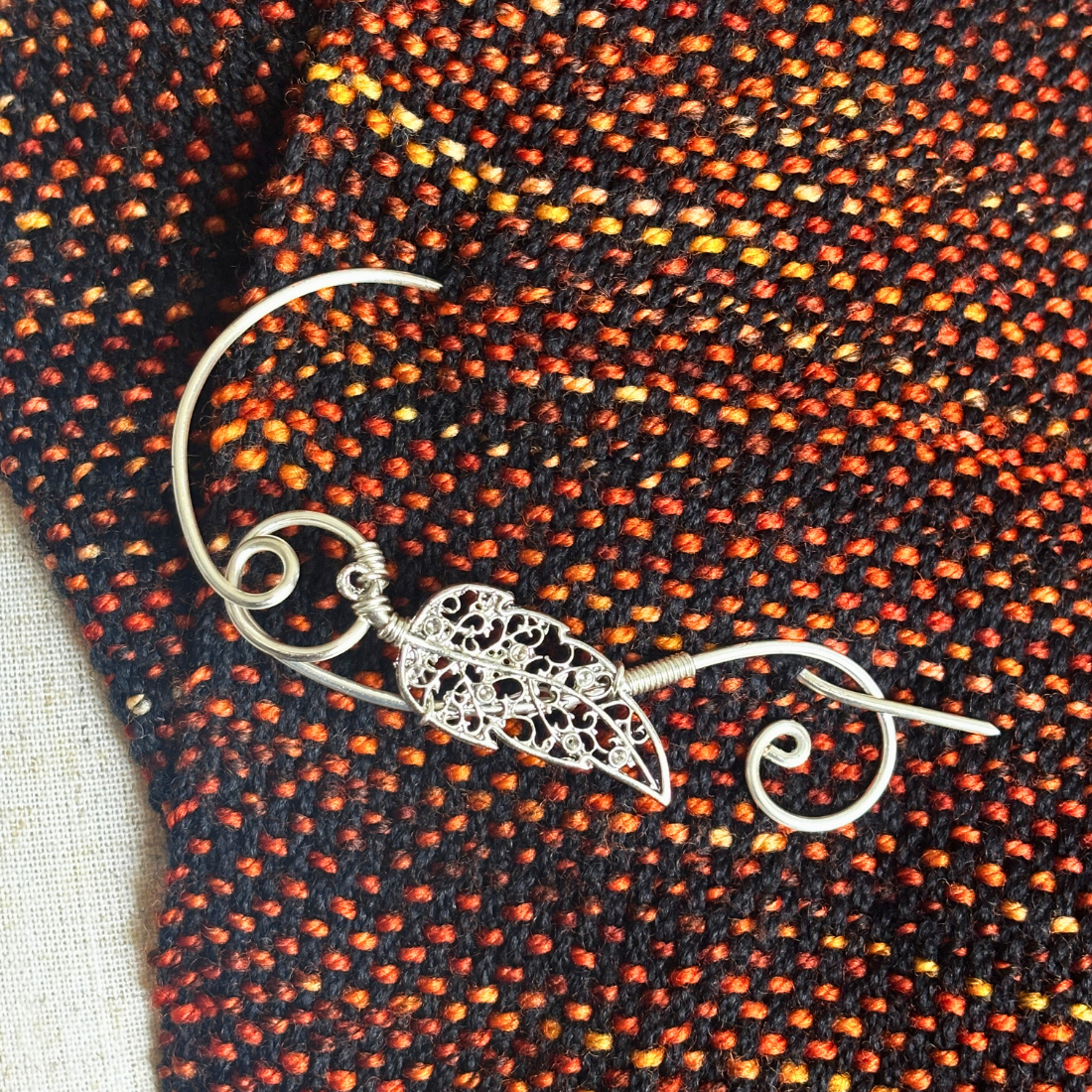 skeleton leaf pin brooch.png