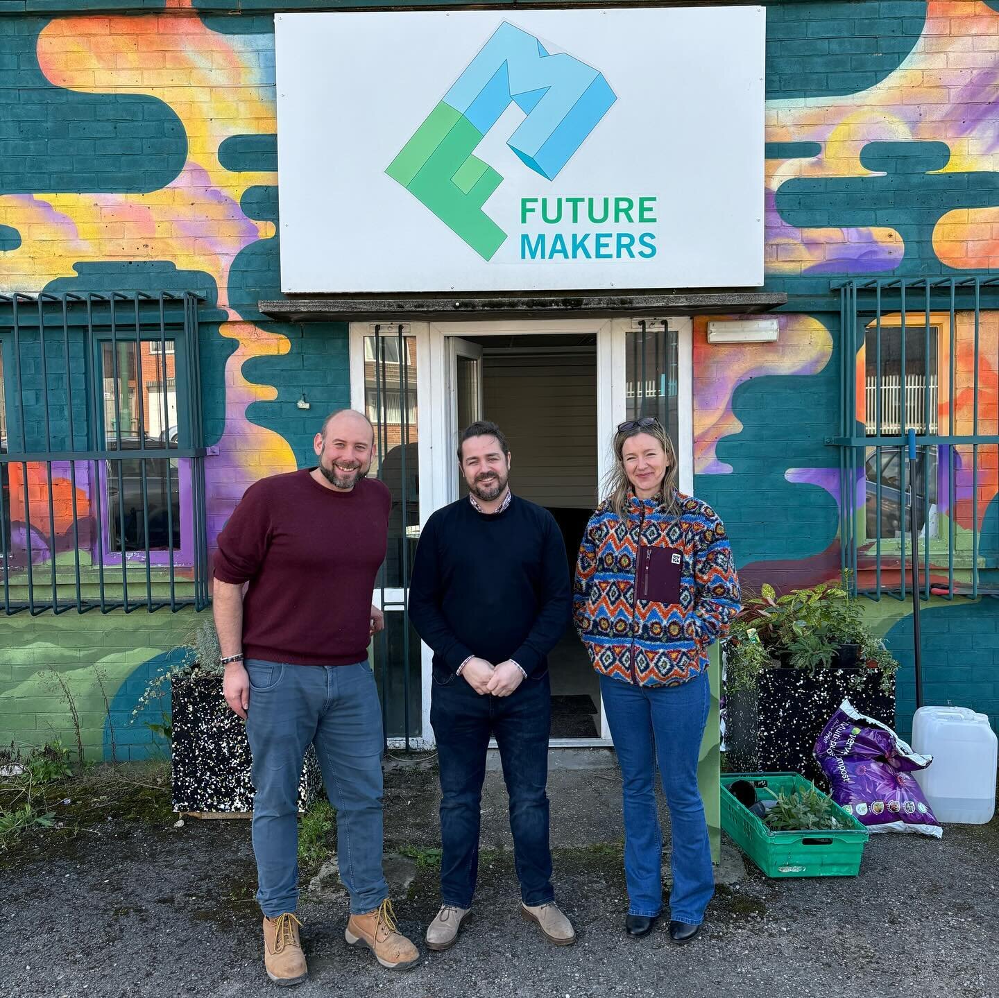 ♻️ We ❤️ Biffa!

🤝 Thanks to Danny, Biffa Polymers for coming to see the workshop today. We&rsquo;ve loved showing you around and talking ALL things plastic recycling. 

👀 Check out our stunning new coffee table, made from our latest samples of 100