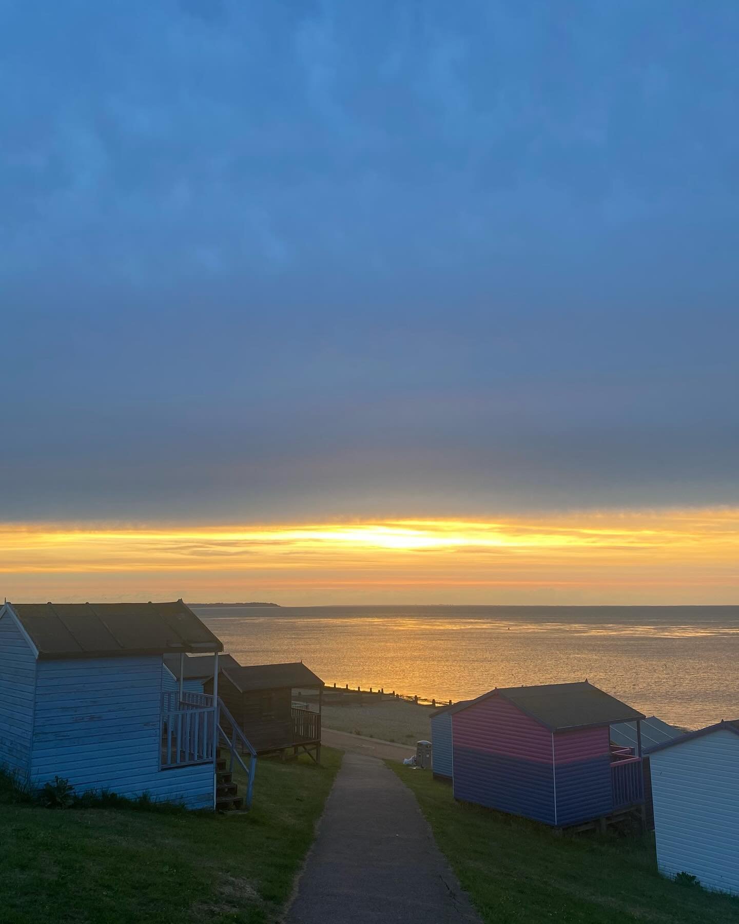 May was full + fun 🌅

#Whitstablesunsets 
Blooming outside the studio 
Decorating shells 
Sun cream on repeat 
Note to self 📲
Penny arcades at Dreamlands 
Taking a breather at the beach 
Crafting some new ways of working with @withlivy_