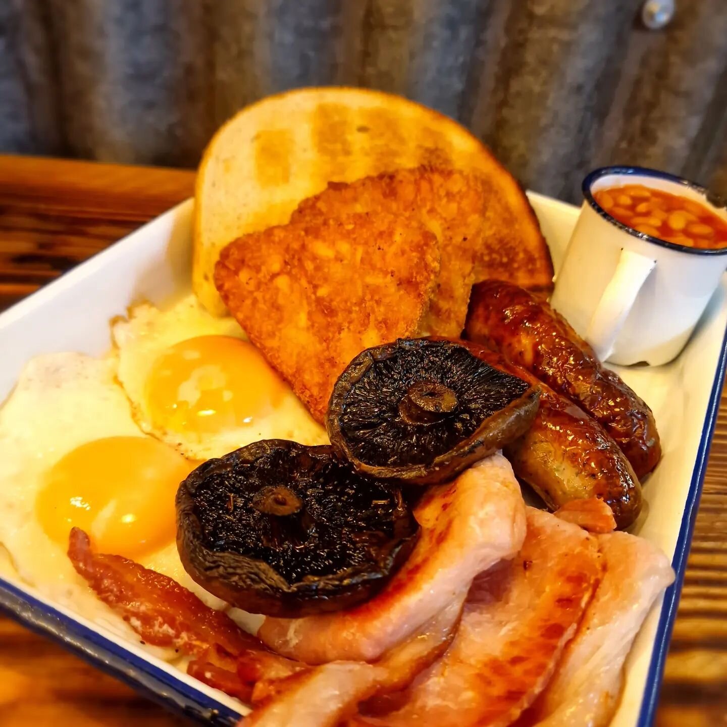 Now that's what we call a breakfast🍳

Available all day, everyday day! 

To book a table, visit our website www.thedovecoteeatery.co.uk

#breakfast #fullenglish #allday #British #Heinz #goodfood