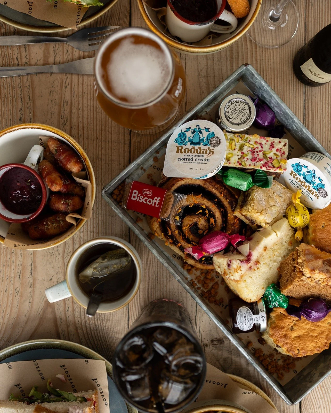 wow, not long until Christmas, which also means all the tasty Christmas things we have been adding into the menu, will soon be gone, from our special Christmas menu, to the Festive Hot Drinks and even the Christmas Afternoon Tea, will all gently slip