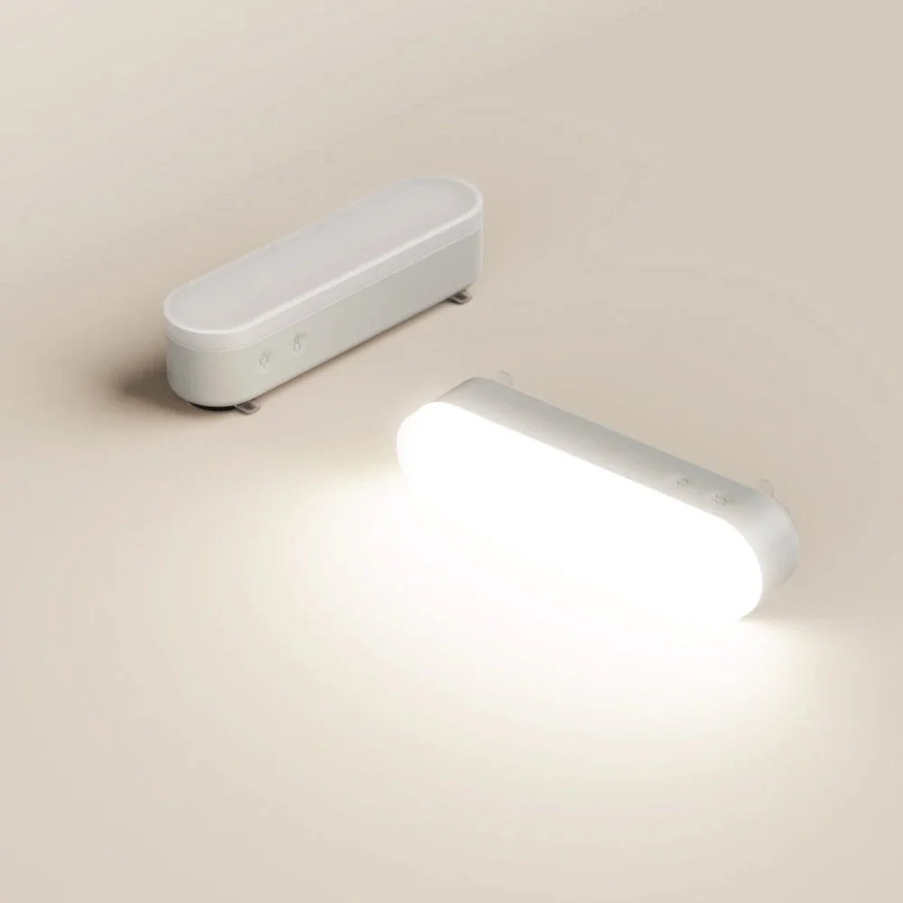 Full Lume — beautifully balanced light for makeup, skincare and everyday rituals.