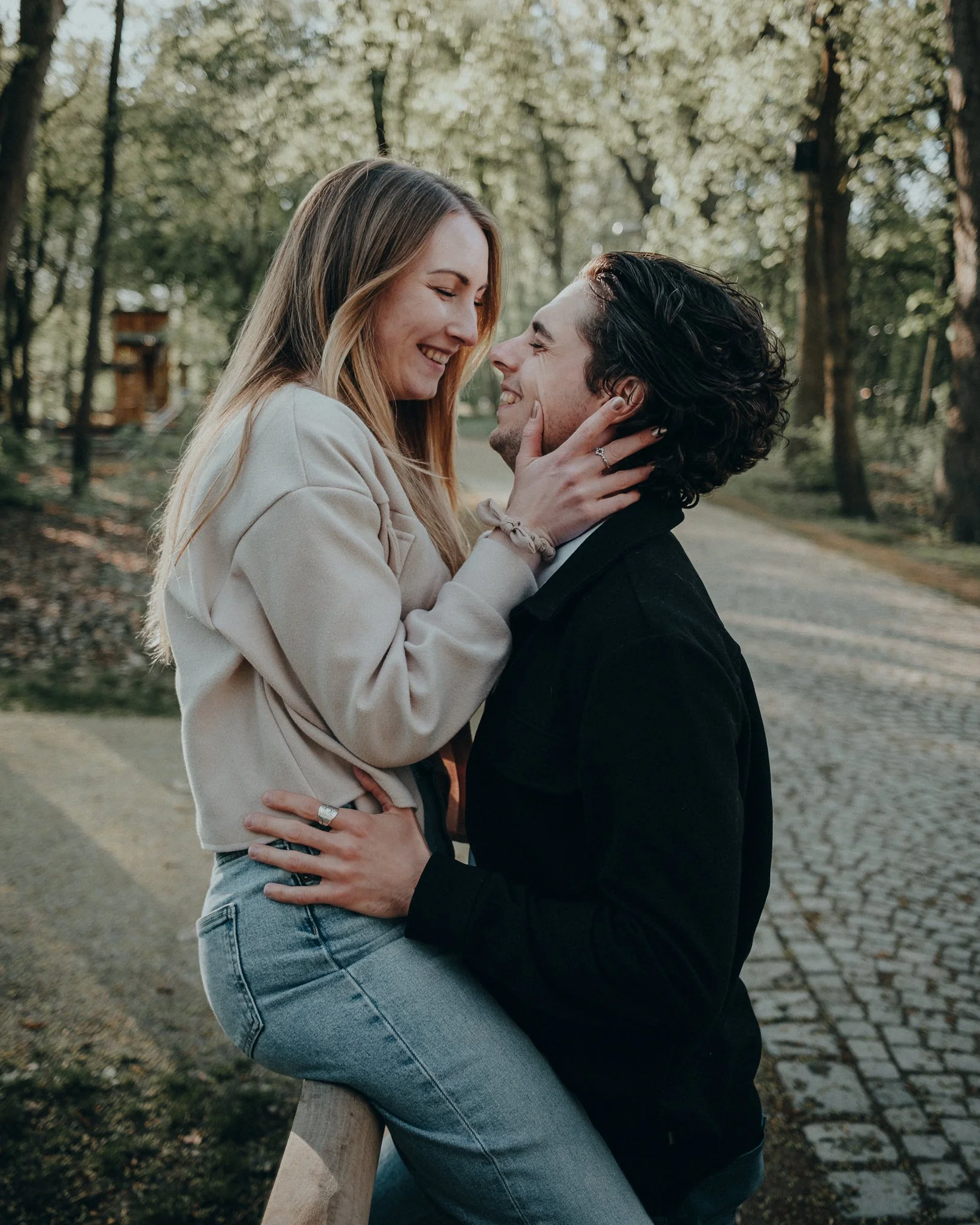 portraitmaxi-Outdoor-Coupleshooting-30.jpg