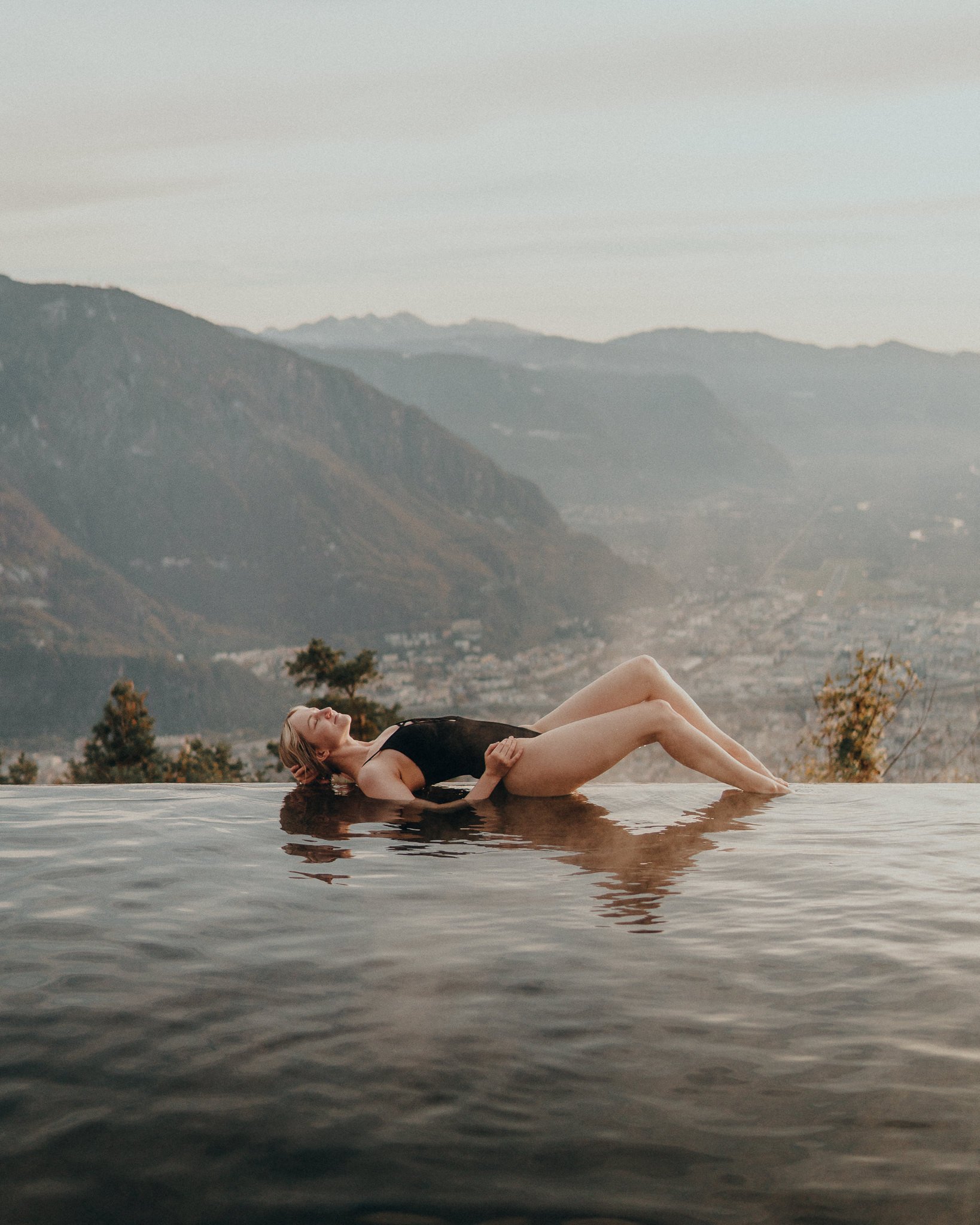 Sensual Portraits am Pool & Indoor