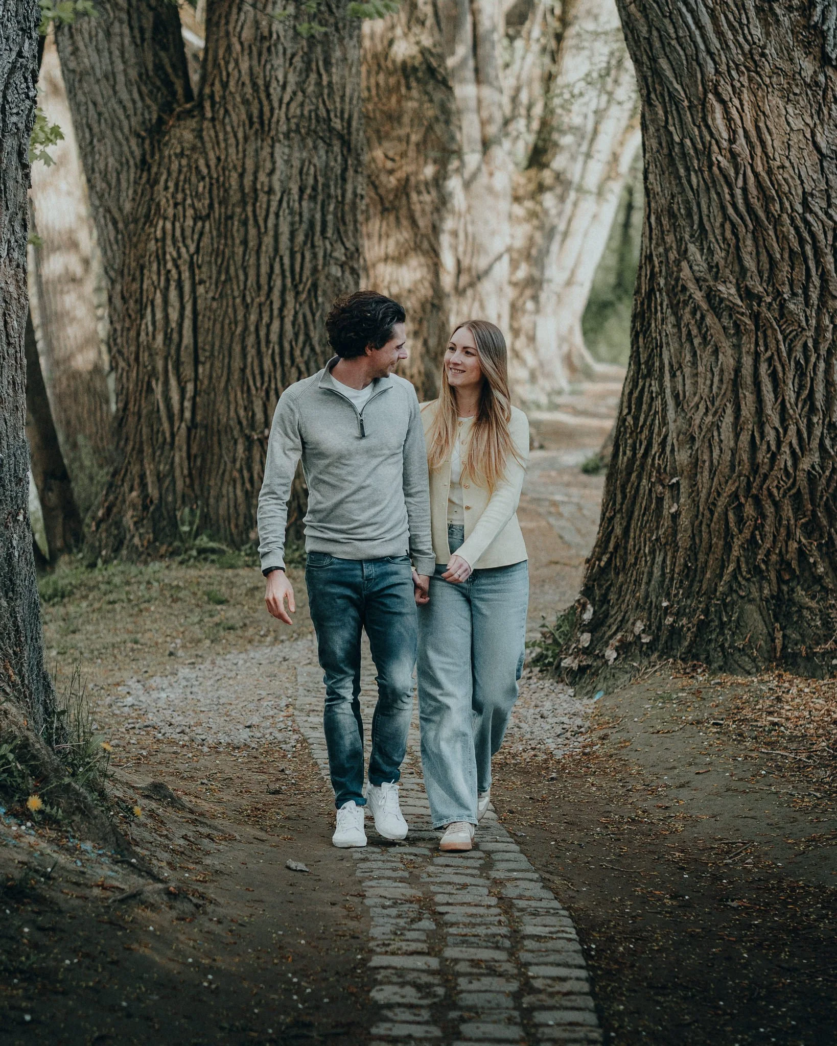 portraitmaxi-Outdoor-Coupleshooting-10.jpg