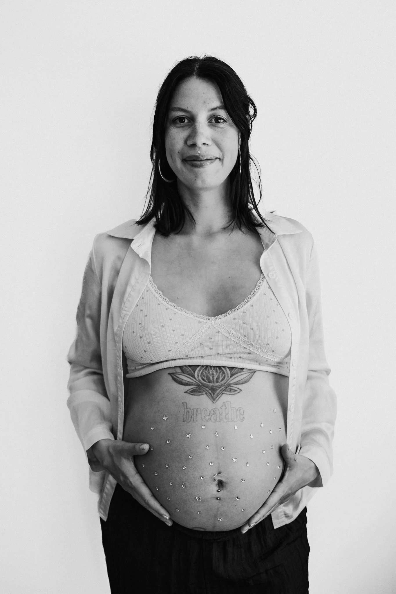 portraitmaxi-Homeshooting-Indoor-Babybauch-70.jpg