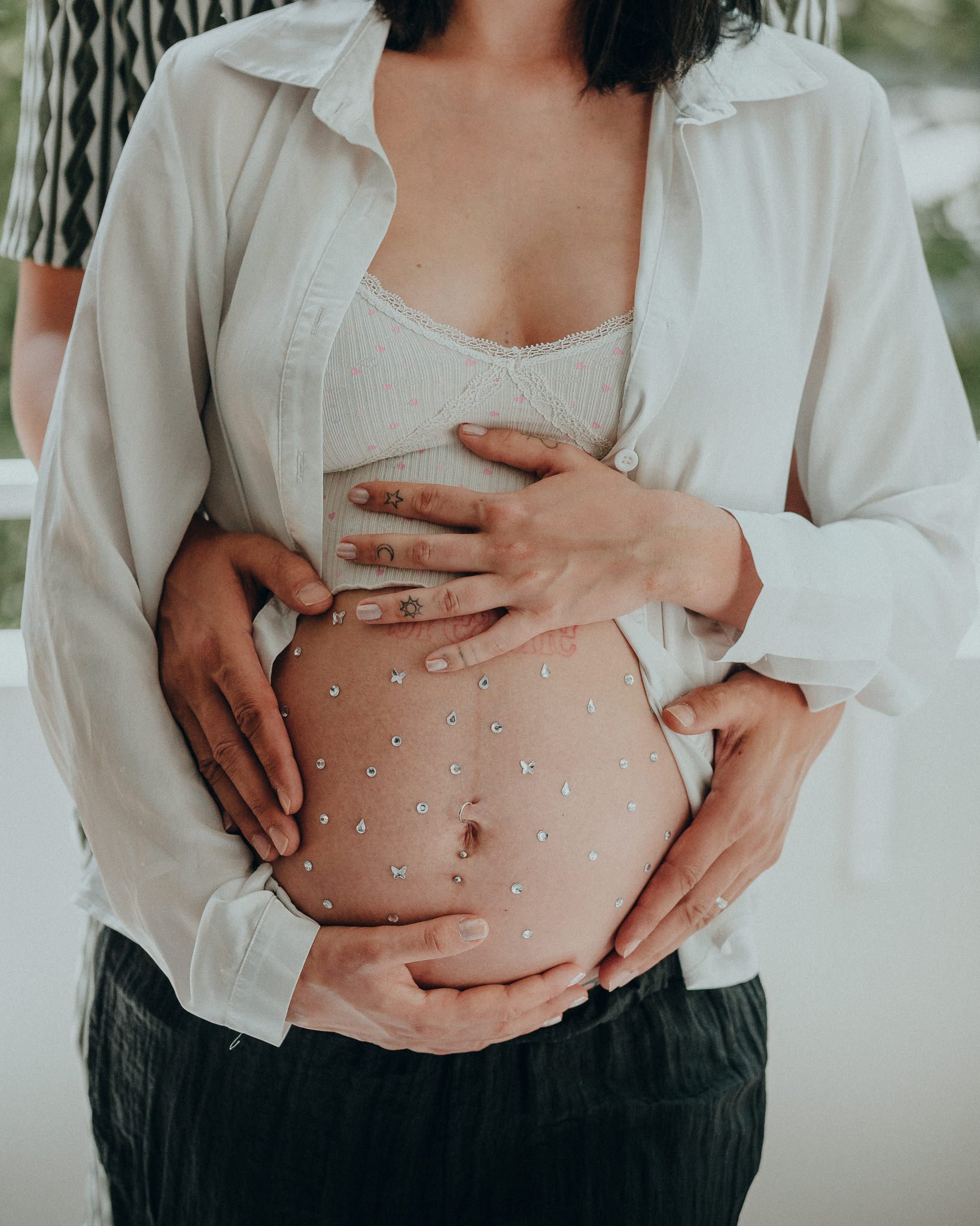 portraitmaxi-Homeshooting-Indoor-Babybauch-11.jpg